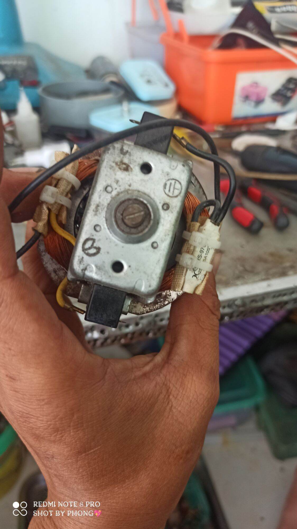 motor máy xay sinh tố tháo máy.