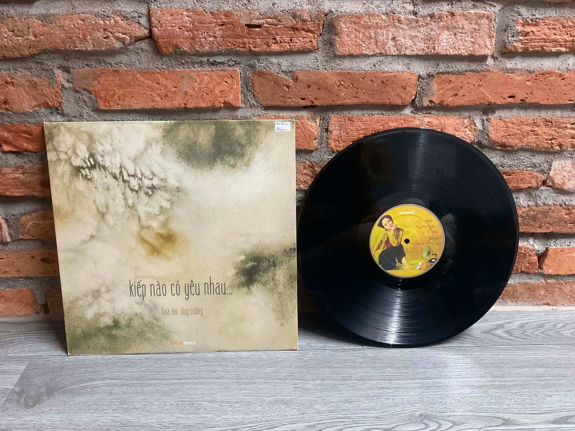 ĐĨA THAN NHẠC VIỆT NAM (2Hand)
ALBUM: LP KIẾP NÀO CÓ YÊU NHAU - NHIỀU CA SĨ