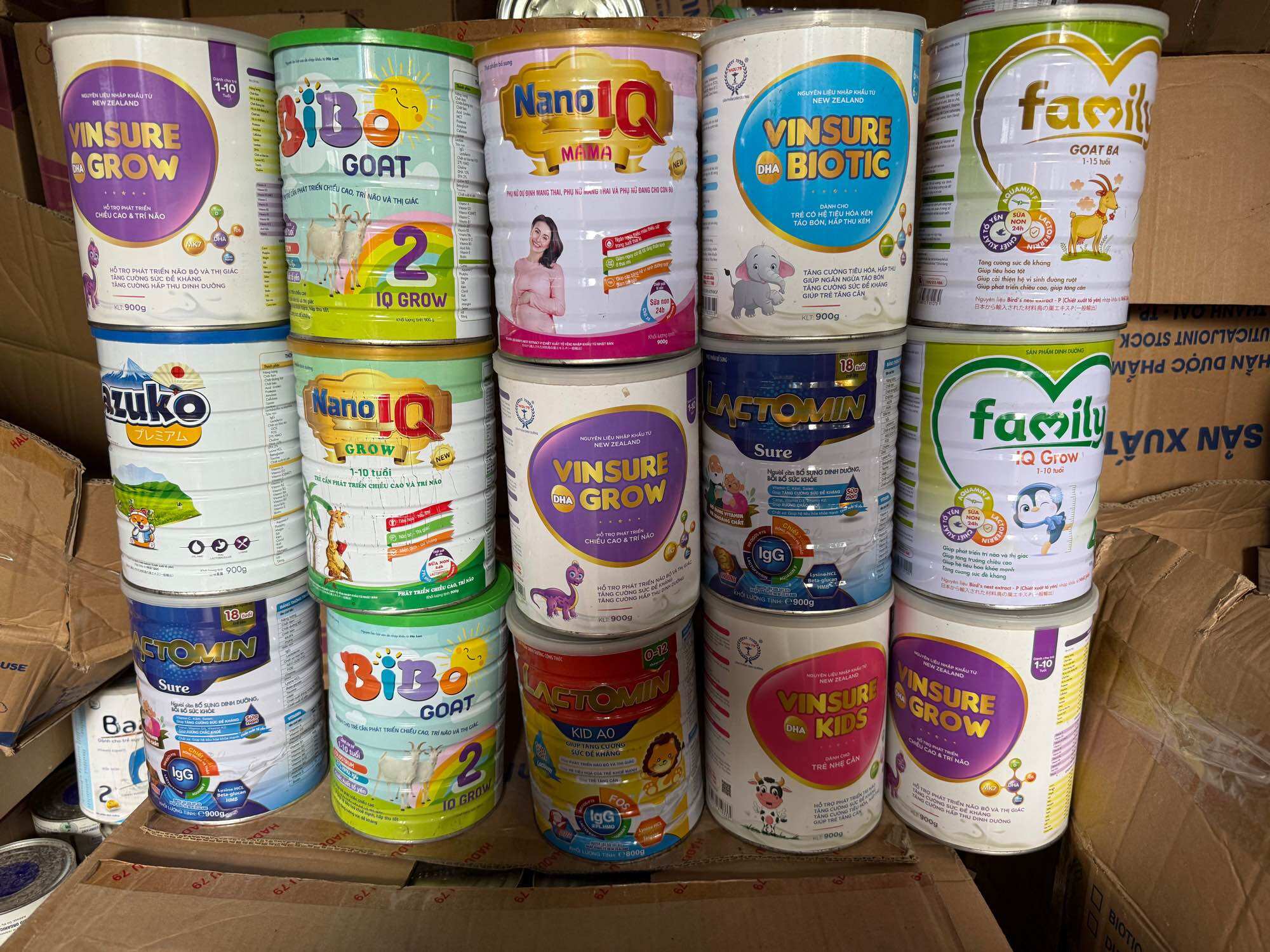 [Liquidation] Near-Expiry Powdered Milk for All Ages, 900g Box
