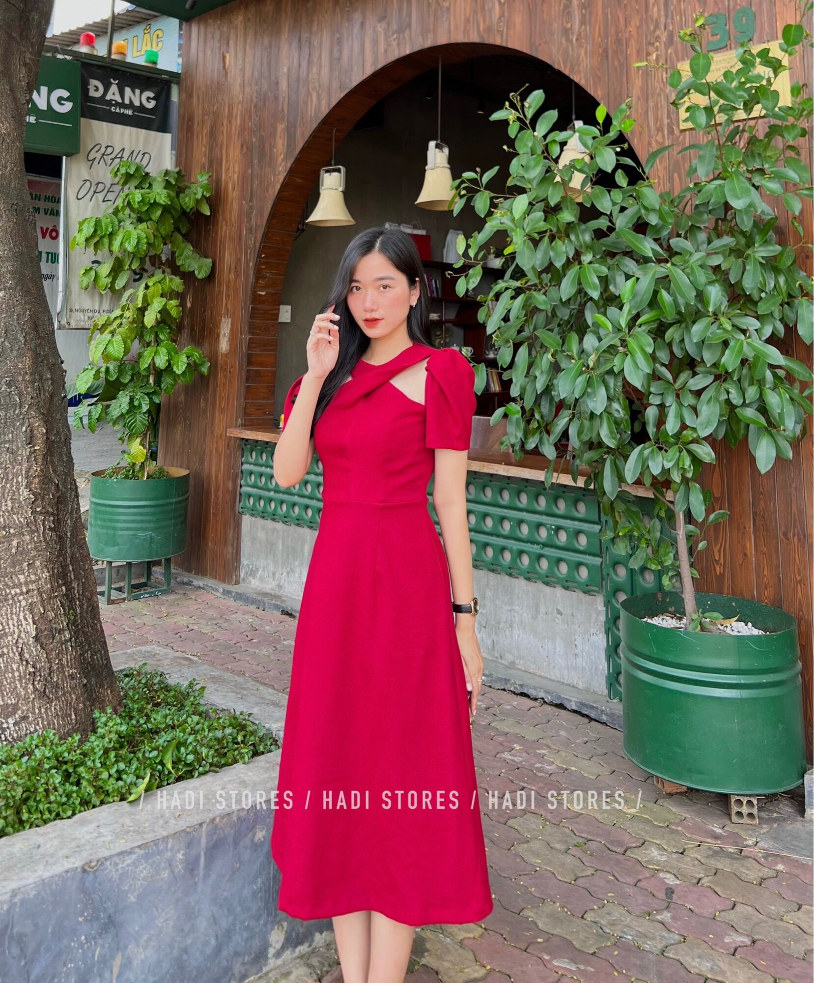 Đầm cổ chéo có tay dáng middi - Vy