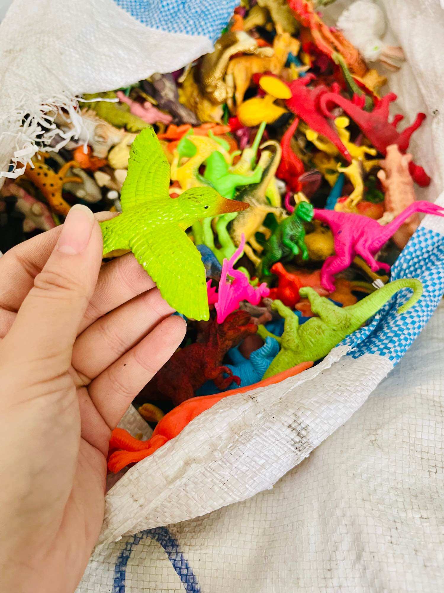 Thanh lý 1kg thú mini CŨ đã vệ sinh SƠ 90-100 con