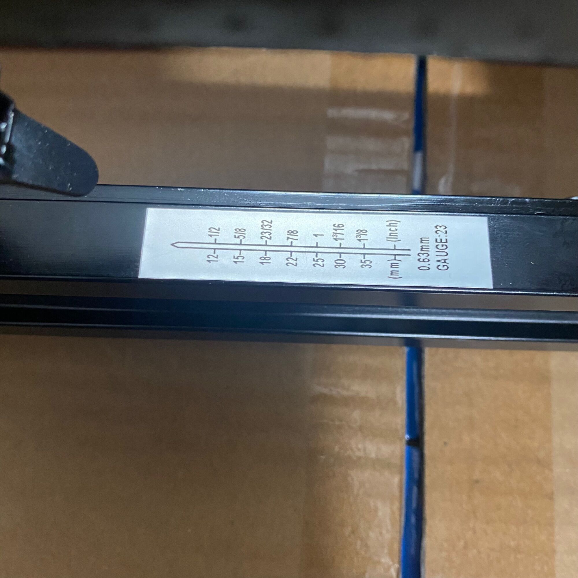 Máy hơi bắn đinh chỉ đồng P635 Charmbo