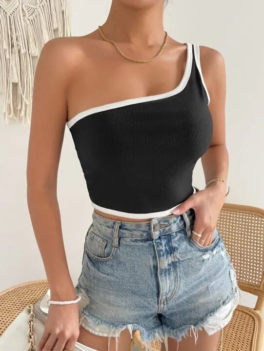 Áo croptop đen lệch vai viền trắng siêu xinh cute