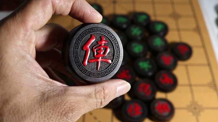 bộ quân cờ tướng gỗ mun 4cm ( quân kèm bàn da)