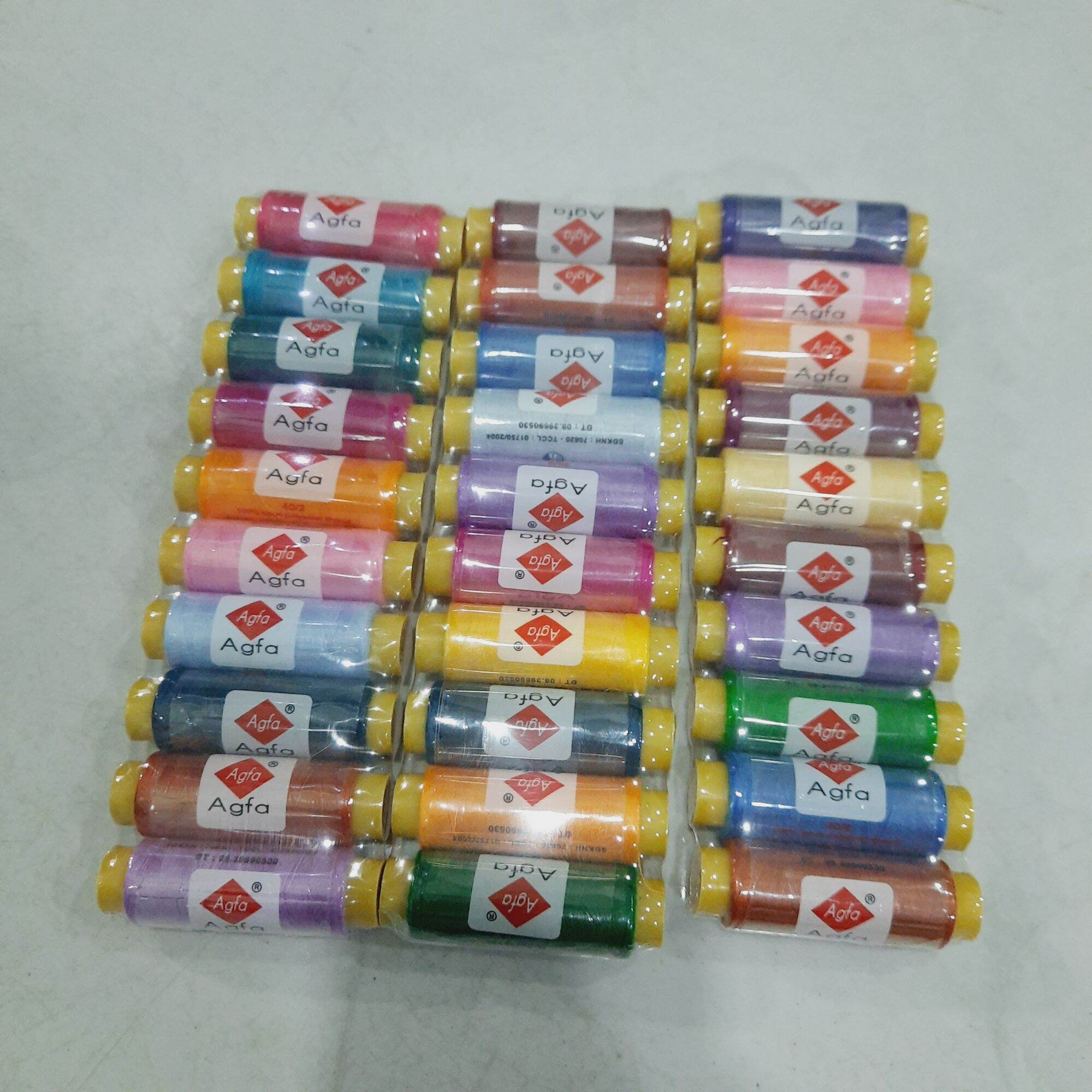 Lốc 10 cuộn chỉ màu loại nhỏ