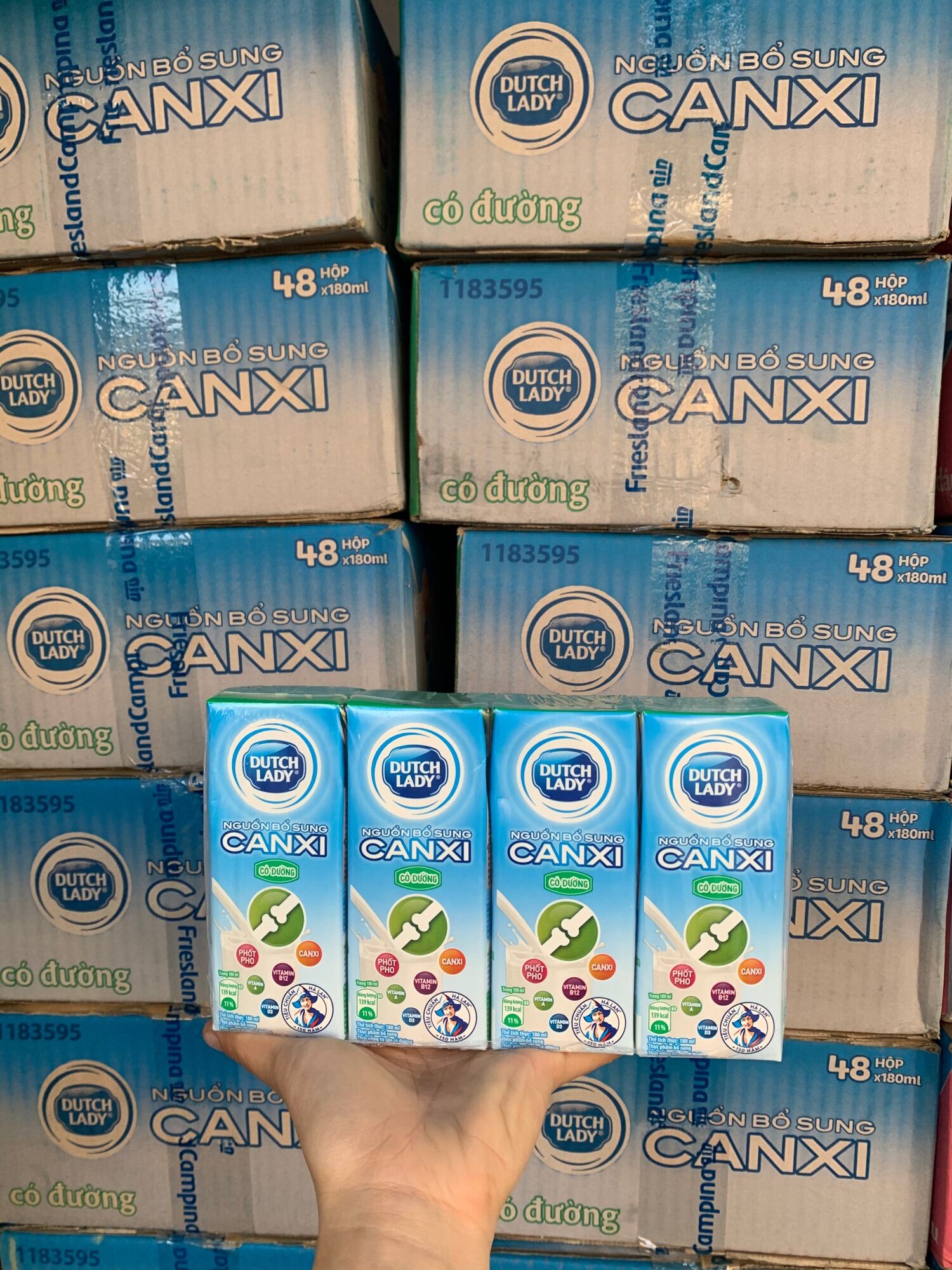 Date28 6 2023.thùng 48 hộp sữa cô gái Hà Lan canxi