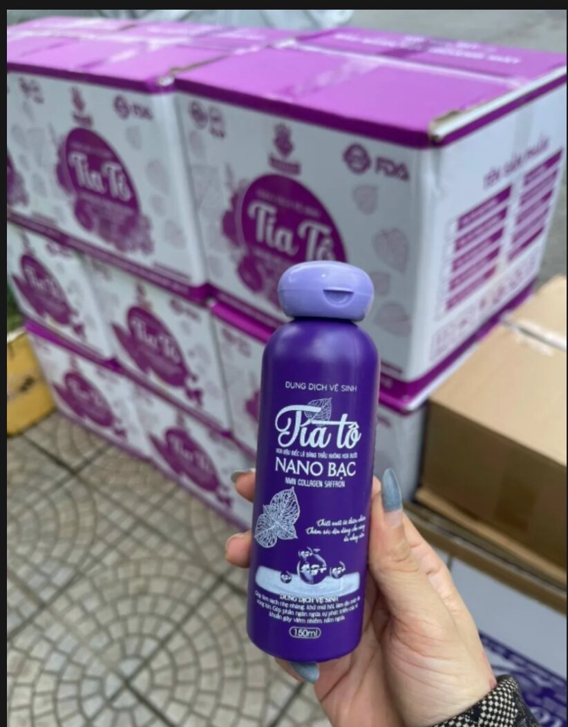 Dung dịch vệ sinh lá tía tô nano bạc 150ml