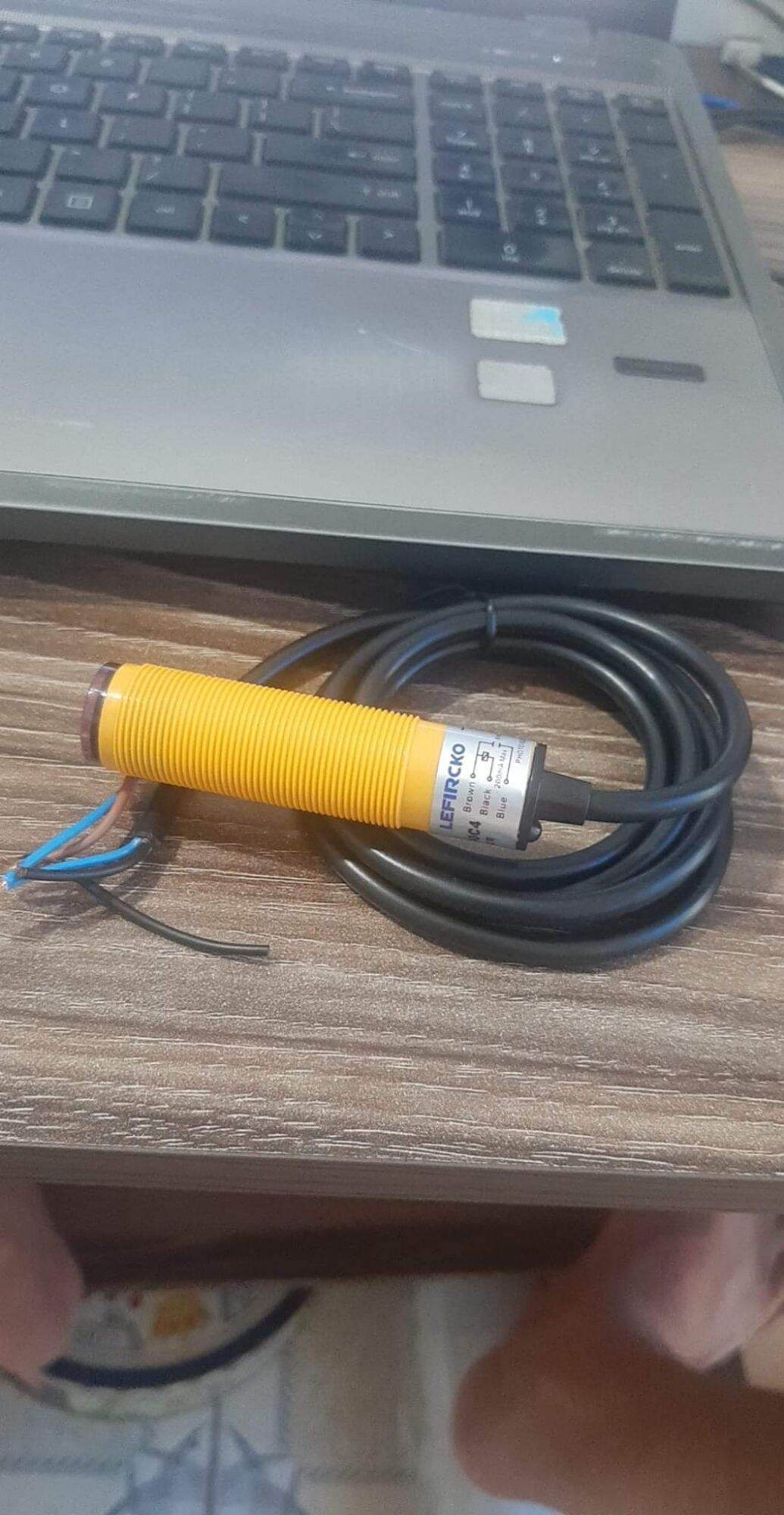 Cảm biến quang E3F-DS30C4