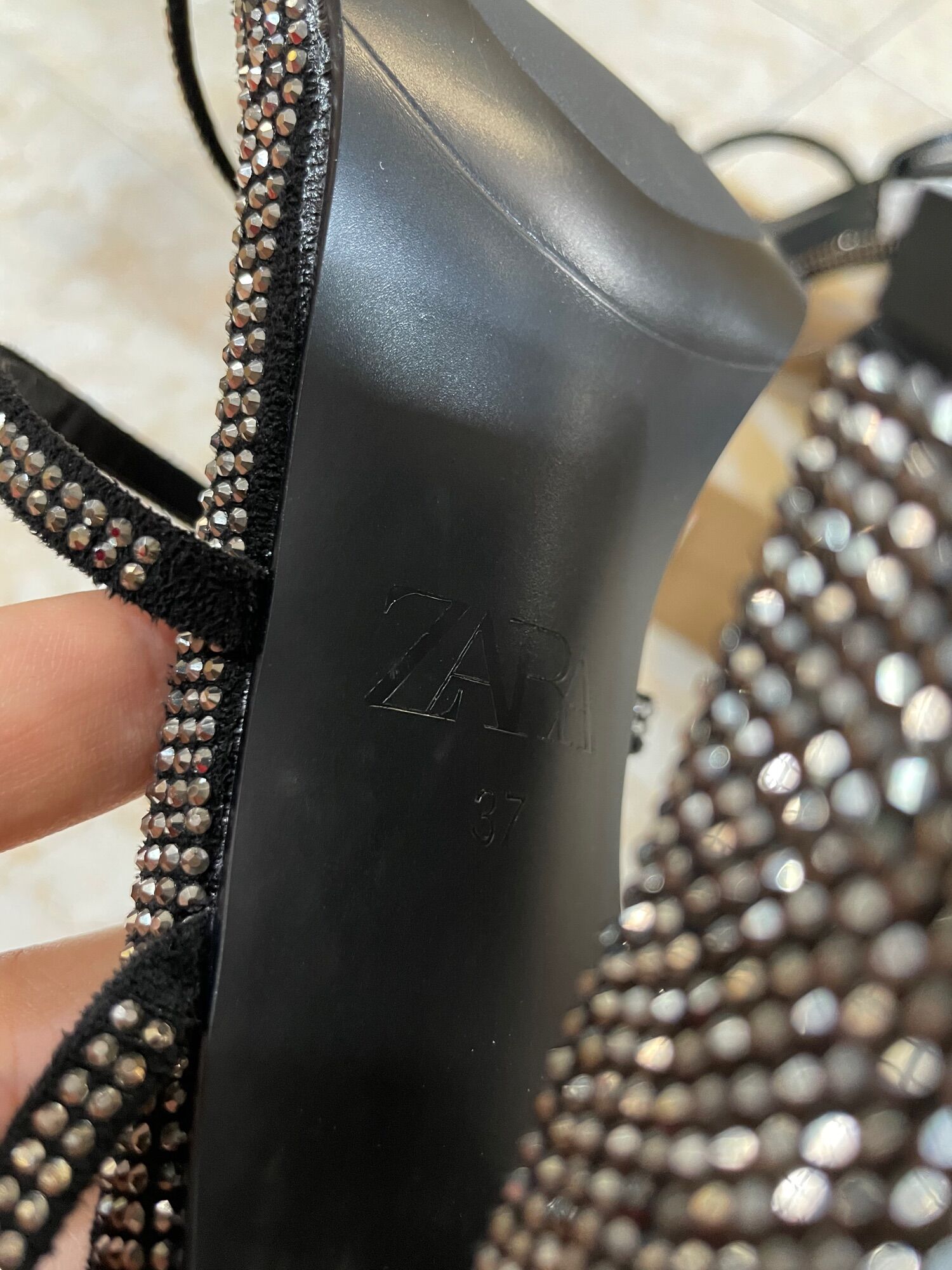 Giày Zara Xuất Xịn Full Đá Bling Bling Size 35 ( Lùi 1 Size Có Sẵn )
