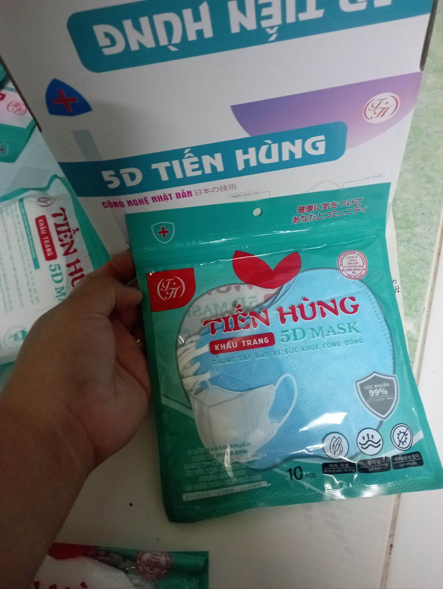 100 chiếc khẩu trang 5D tiến hùng