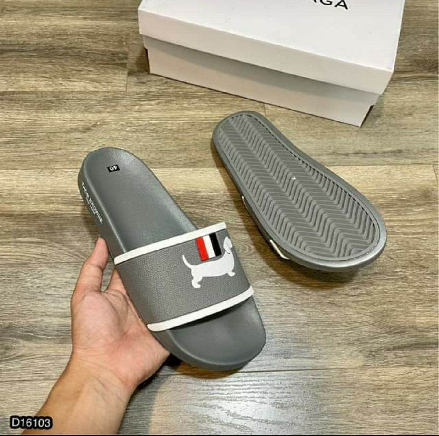 🪴 Bản dép Thom Browne cực nét AE 😍😍😍