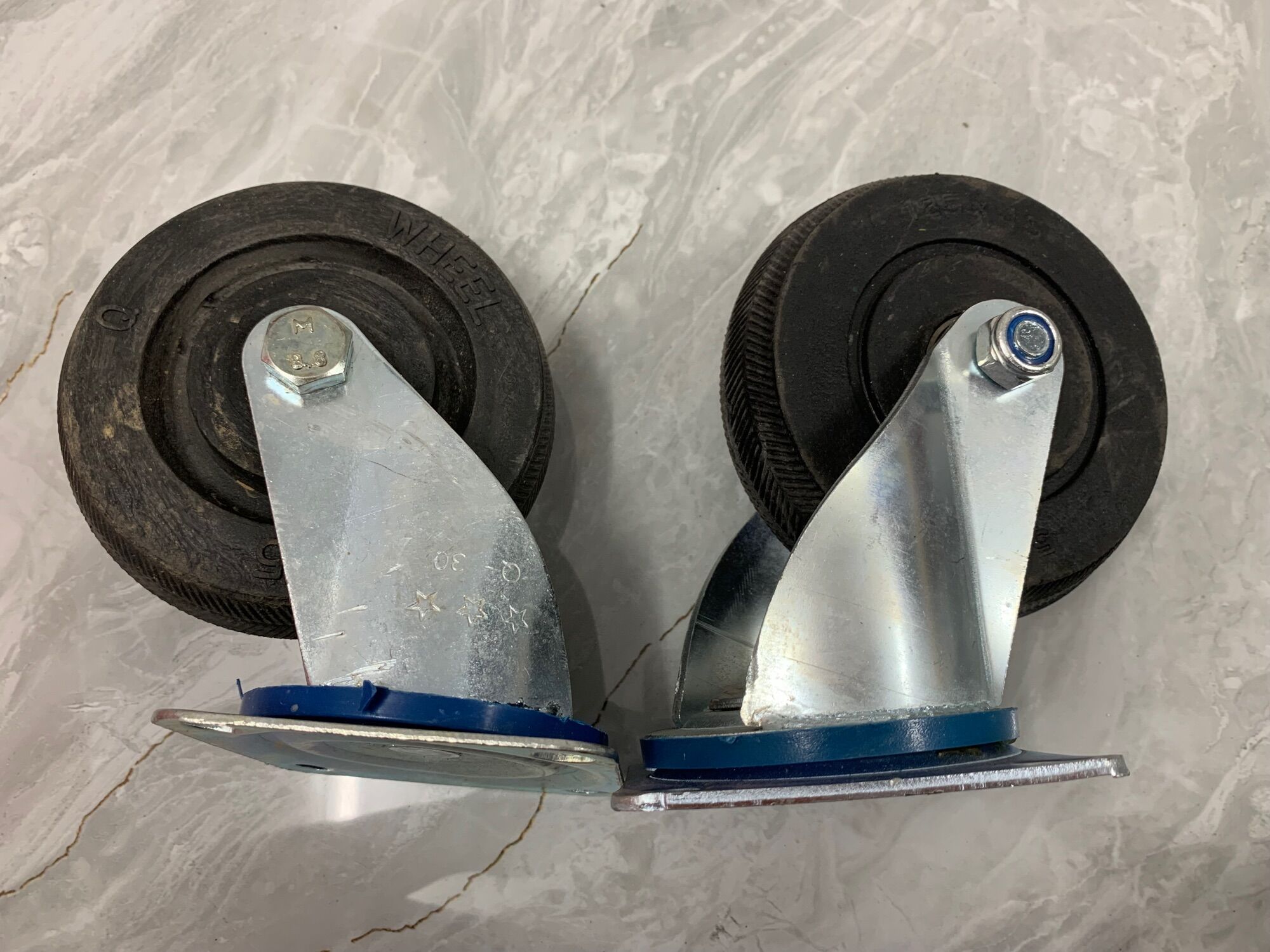Bánh xe đen cao su chịu lực, siêu bền phi 100mm và 125mm