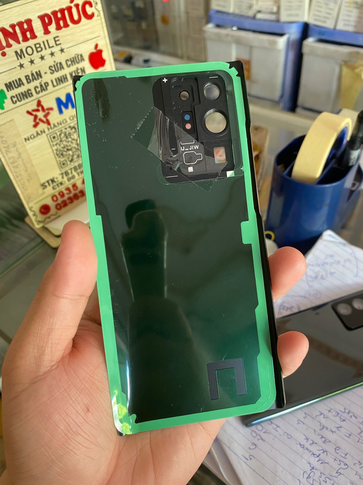 Lưng Samsung Note 20 Ultra có kính cam