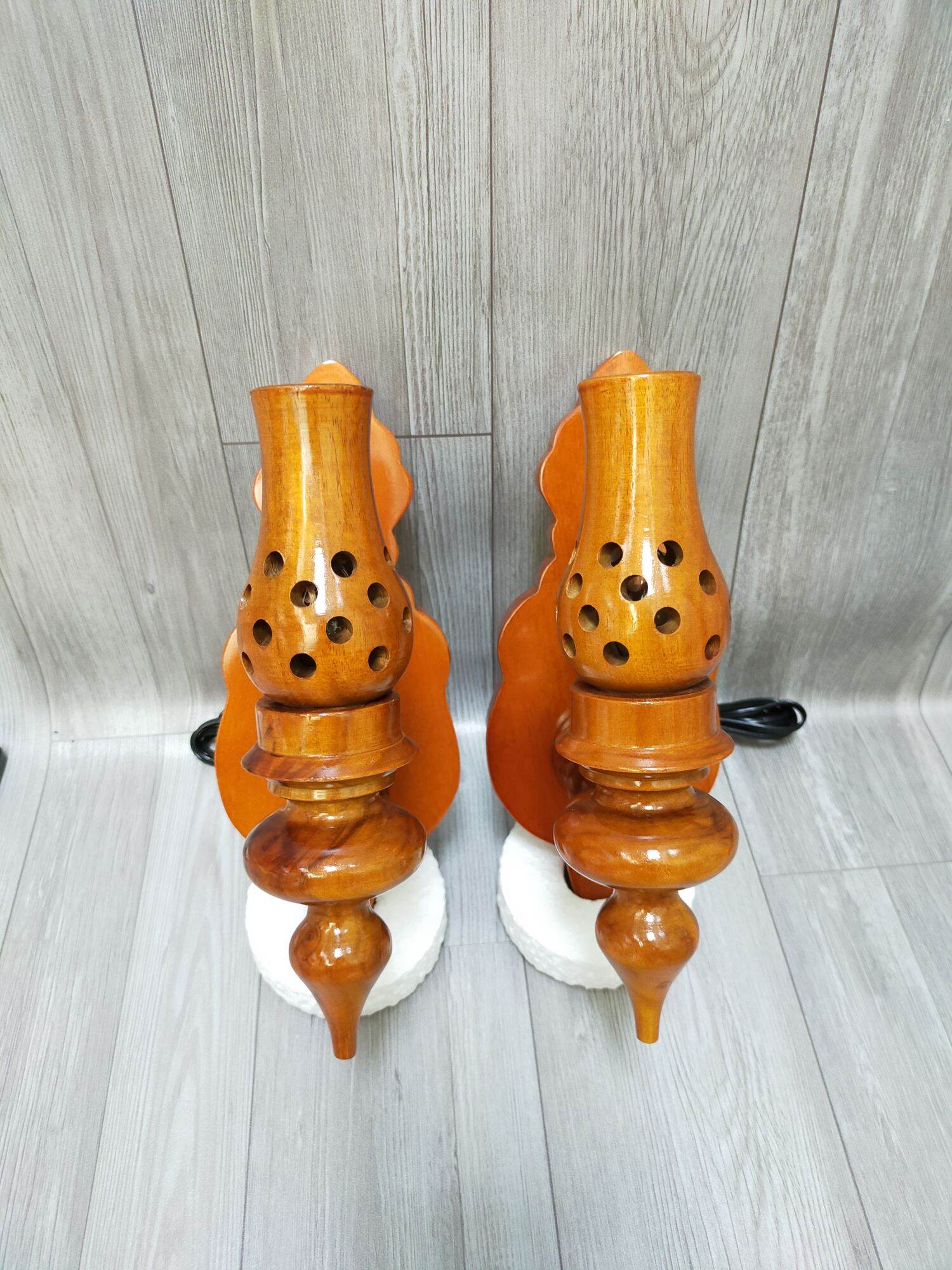 Đèn gỗ tràm ốp tường 22cm ( kèm bóng đèn)