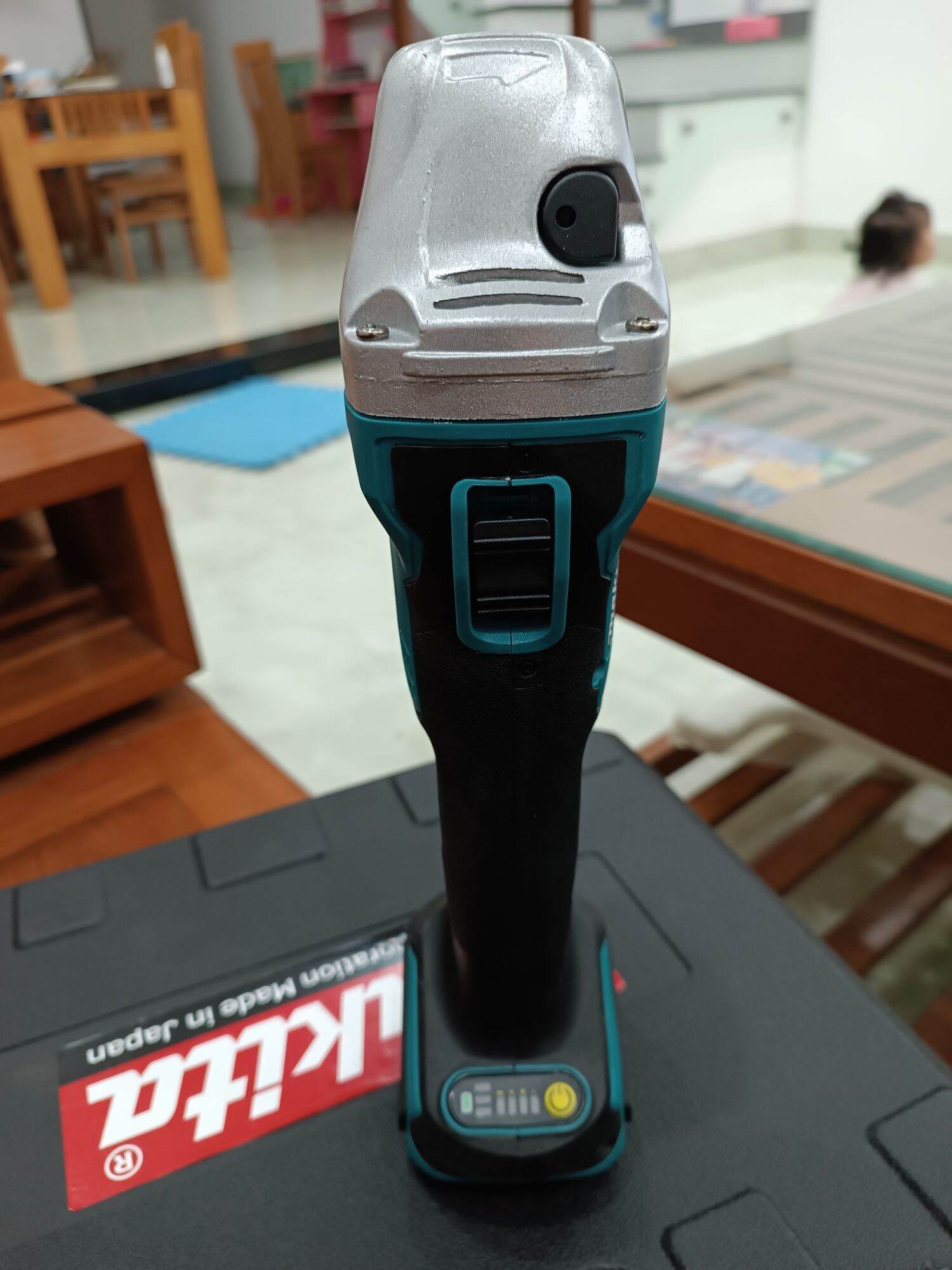 Thân Máy mài MaKita Không Chổi Than
