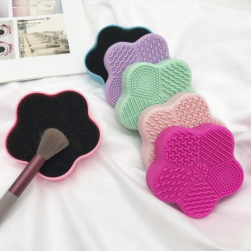 MIẾNG SILICON VỆ SINH CỌ TRANG ĐIỂM TIỆN DỤNG