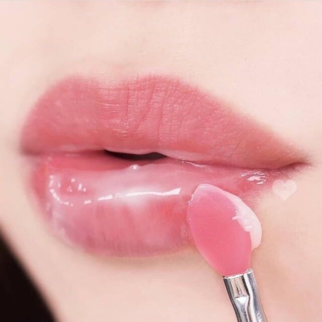 Son dưỡng ủ môi mềm xinh