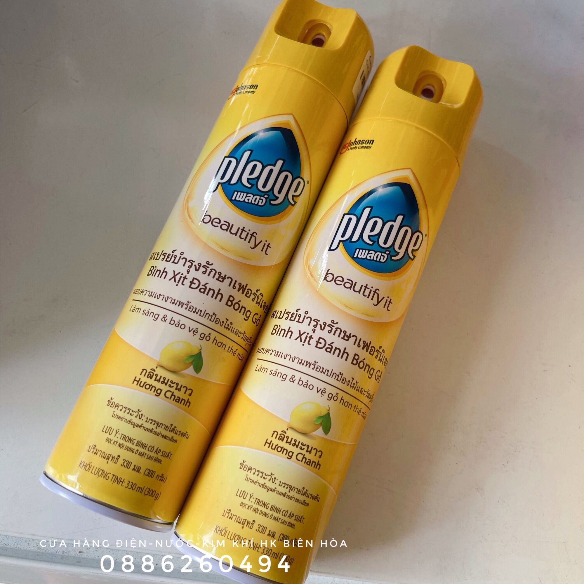 CHAI XỊT ĐÁNH BÓNG GỖ PLEDGE CHANH 330ML