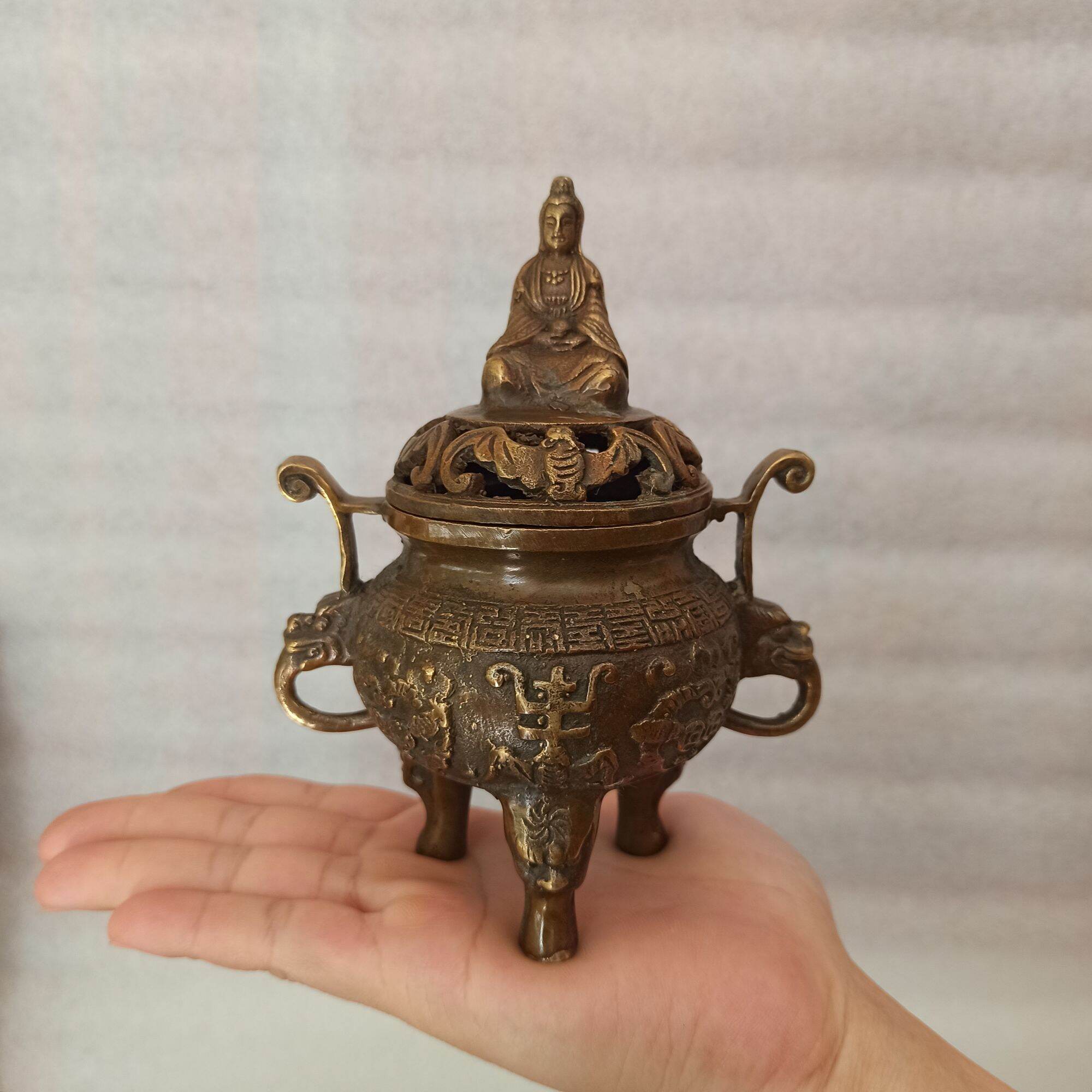 Lư đỉnh xông trầm trầm Phật Quan Âm ngũ phúc, Lư xông trầm bằng đồng màu nâu mộc giả cổ