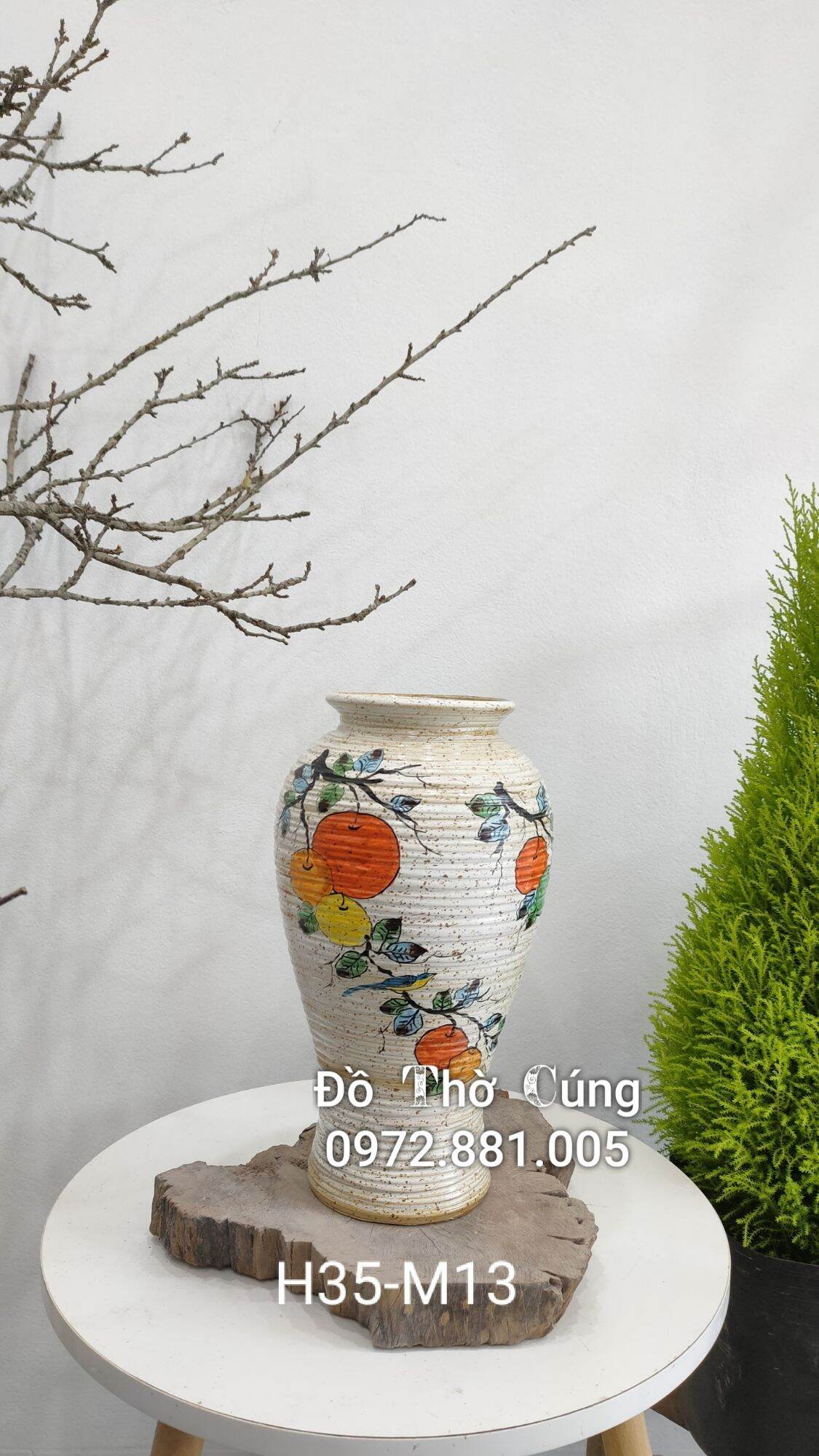 Lọ cắm đào, lọ cắm hoa dáng Đùi dế ( Men mộc vẽ tay )