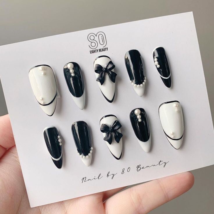 Nail box giá rẻ. Set 10 móng up như hình