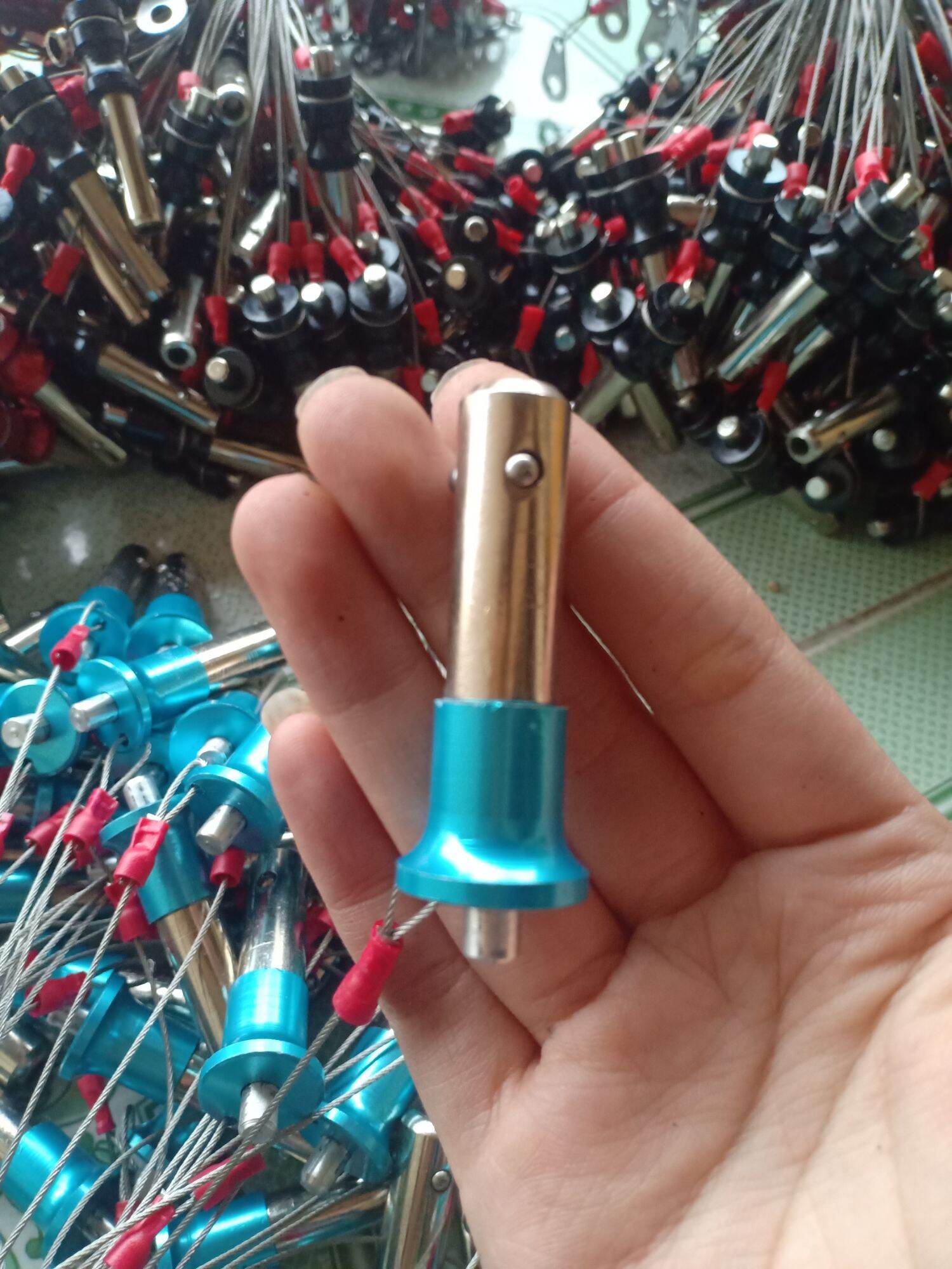 CHỐT LOA 12LI MÀU ĐEN , MÀU XANH
