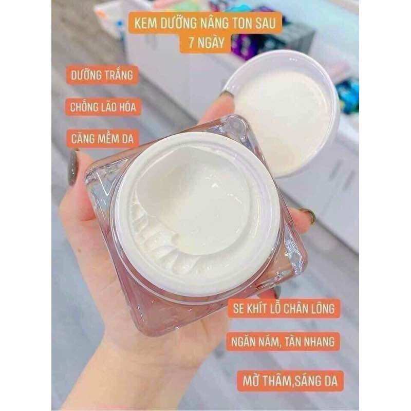 Kem dưỡng trắng da V7 Toniing Light