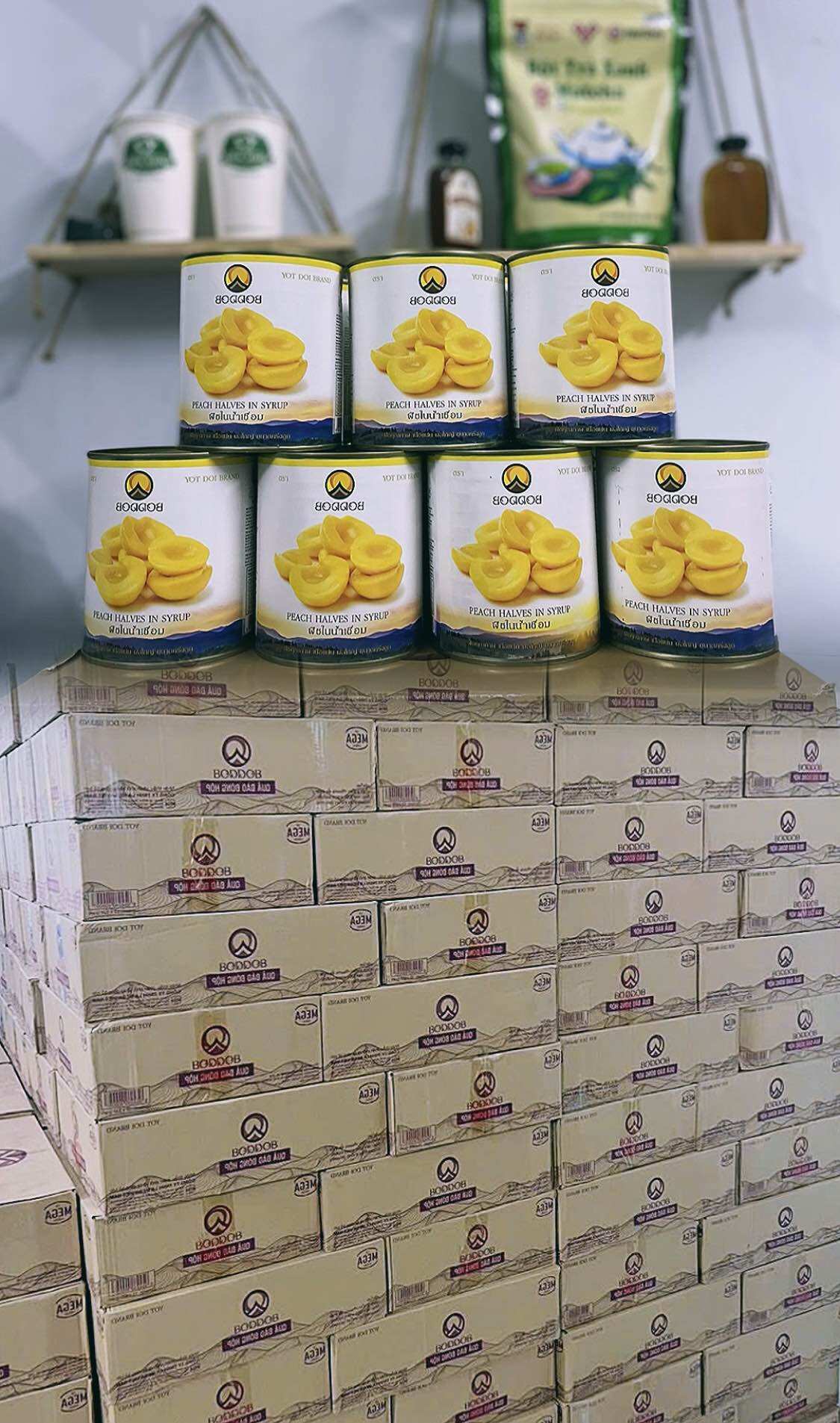 Đào ngâm nước đường Boddob (lon 820g)