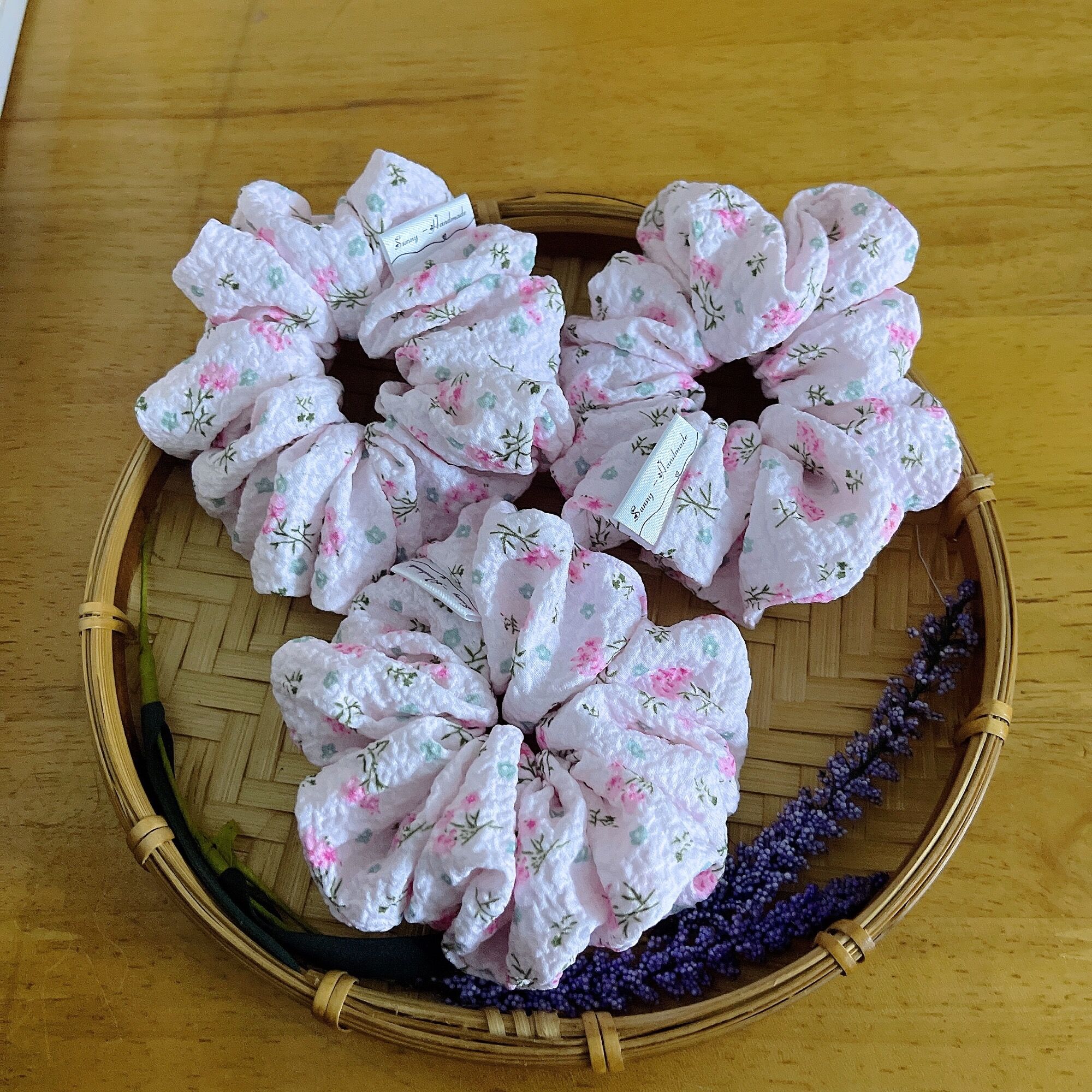 Scrunchies - đồ cột tóc hoa Anh Đào
