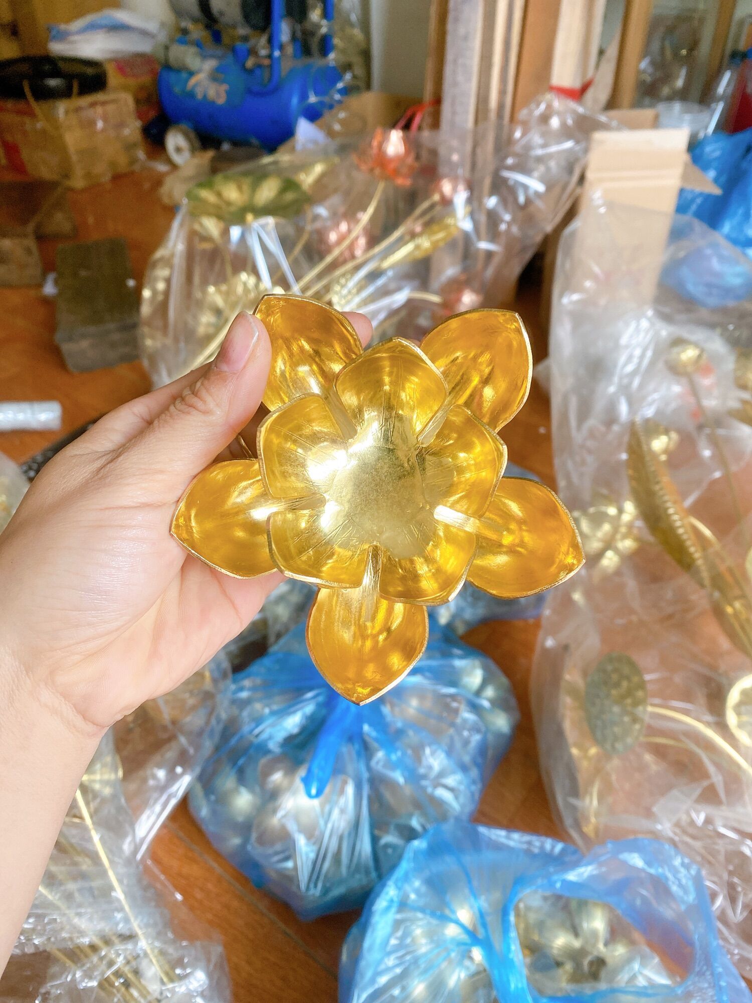 Hoa sen nến đồng to 9 x 13 cm nặng 520gr chất liệu bằng đồng