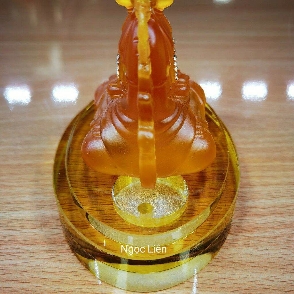 Quan âm lưu ly 2 mặt để xe hơi