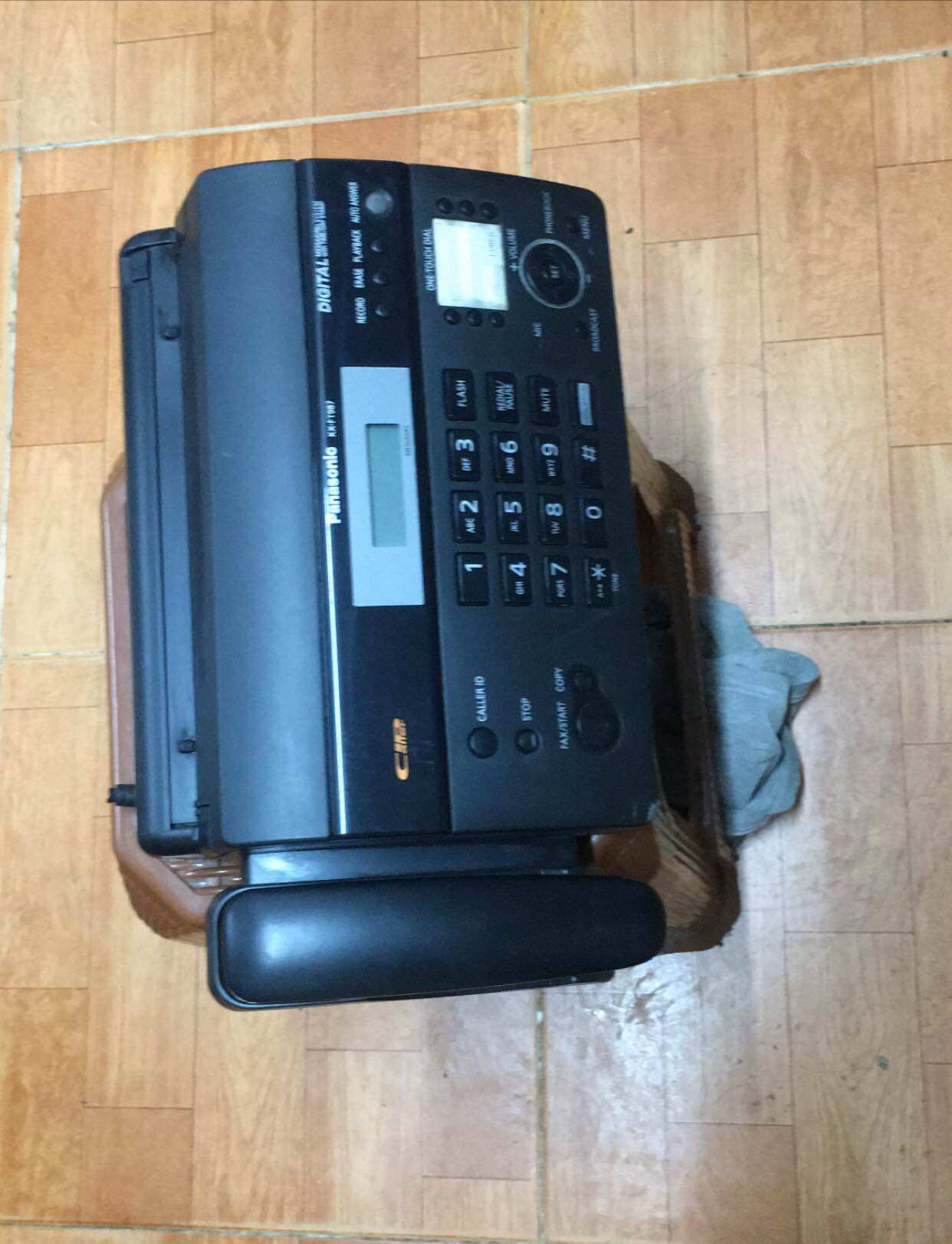 Máy Fax Giáy Cuộn Panasonic 983,987 Model Đời Cao