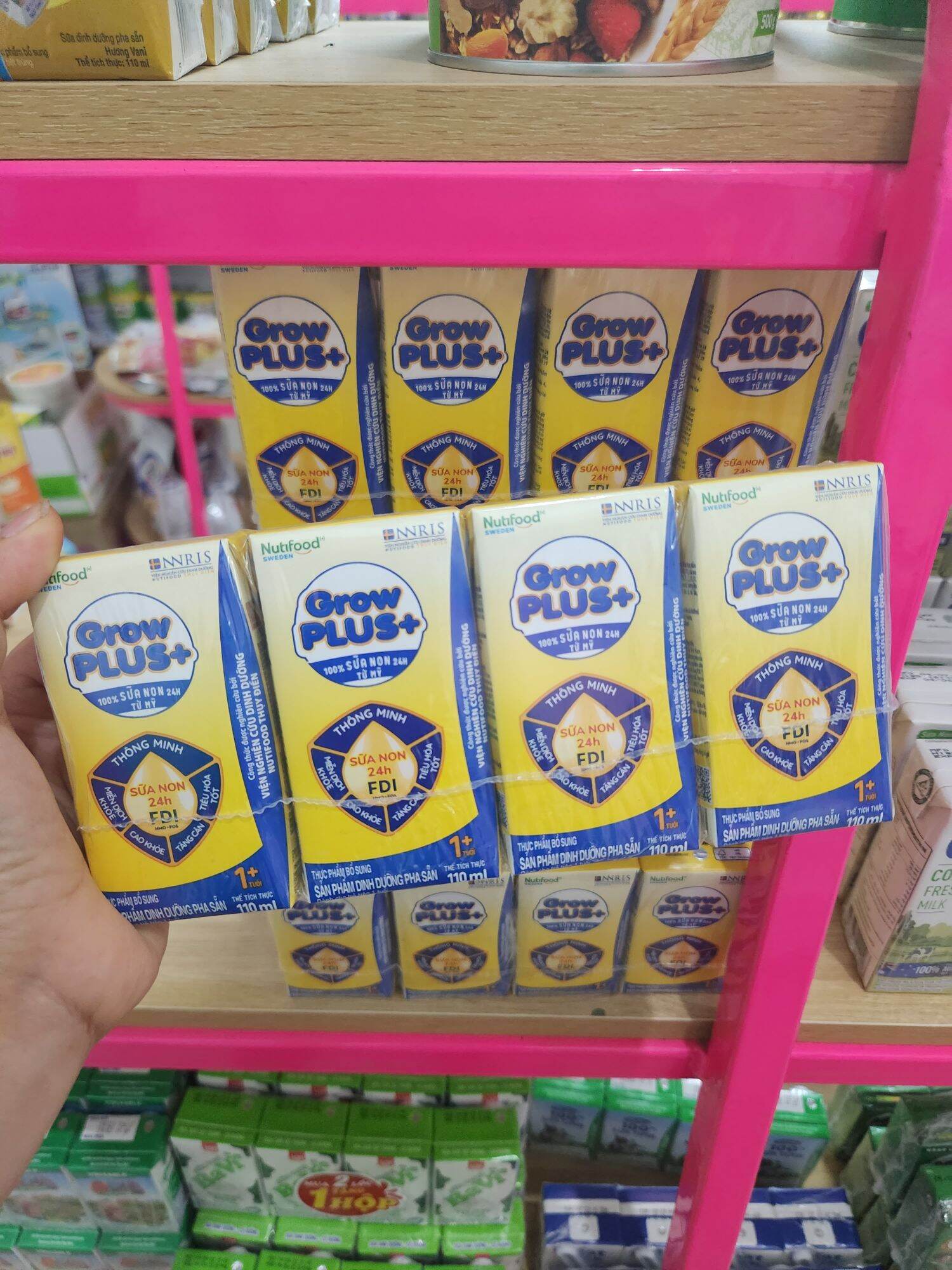 sữa bột pha sẵn thùng 48 hộp Grow vàng Nutifood 110ml