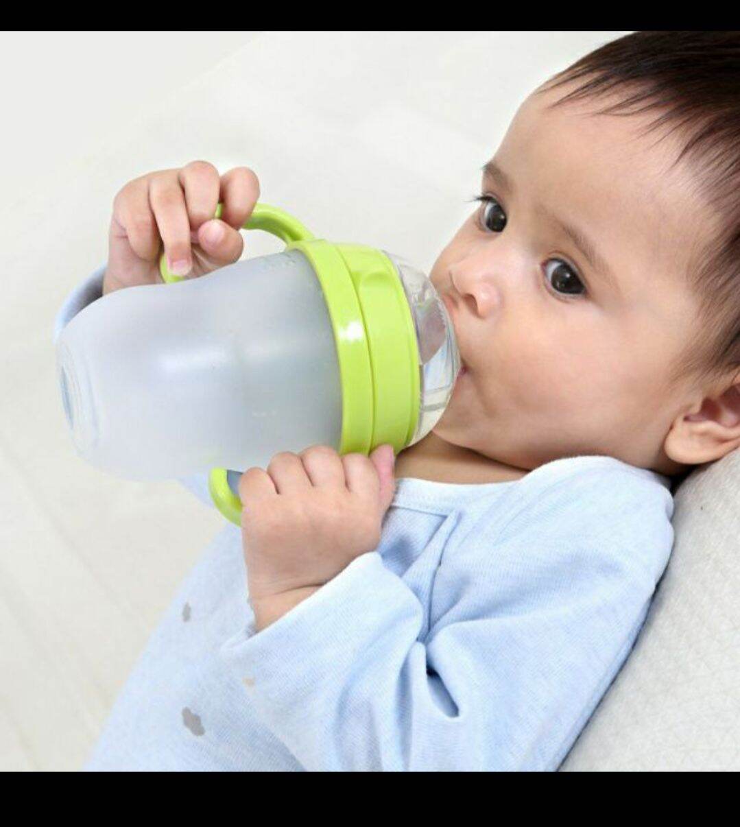 Bình sữa comotomo 250ml màu xanh [Tặng tay cầm cho bé]