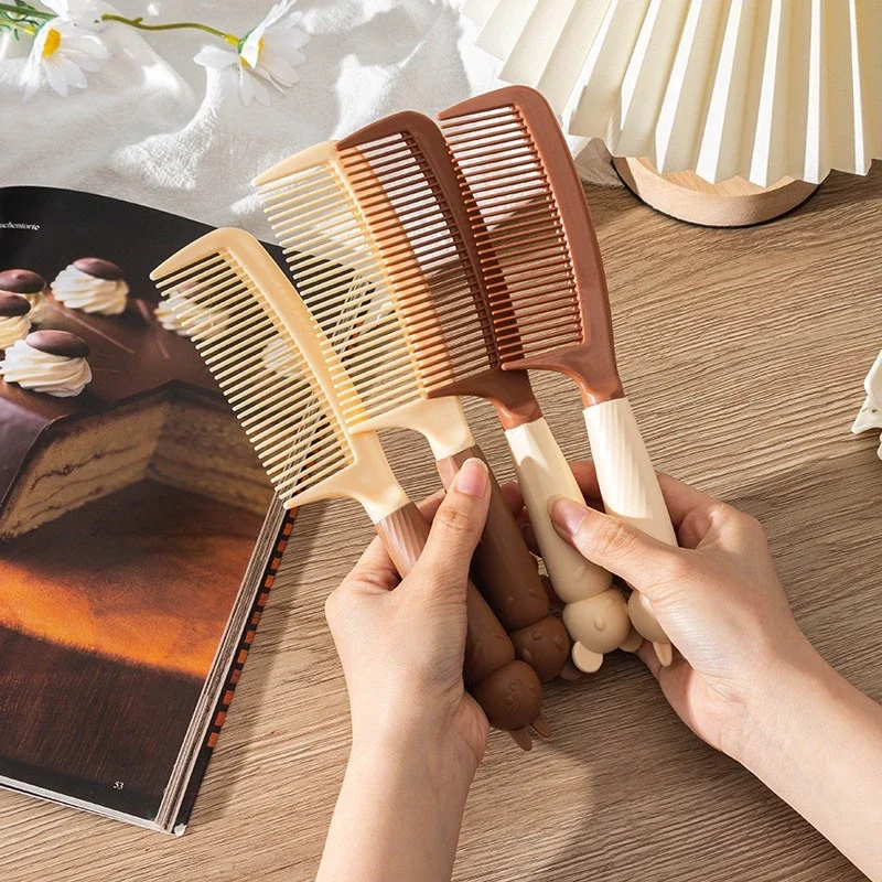 Lược chải tóc dễ thương.  lược nhựa chải tóc