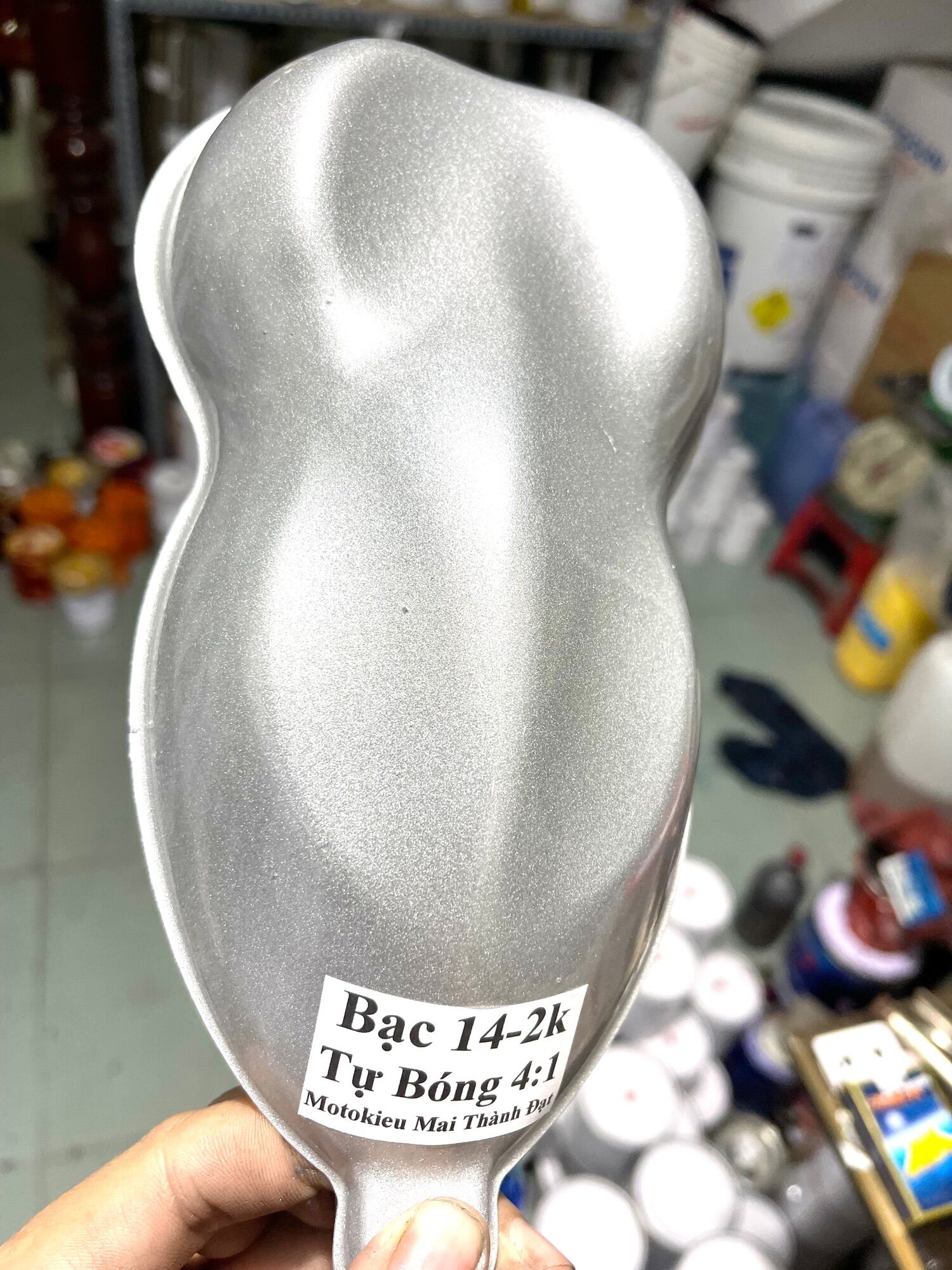Màu sơn bạc tự bóng 14-2k 2 thành phần tỉ lệ 4:1 chưa kèm đông cứng