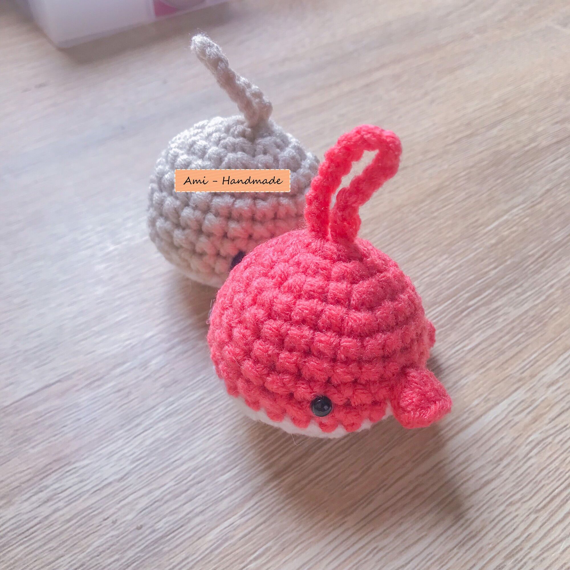Móc khoá cá heo ú nu (sản phẩm len handmade)