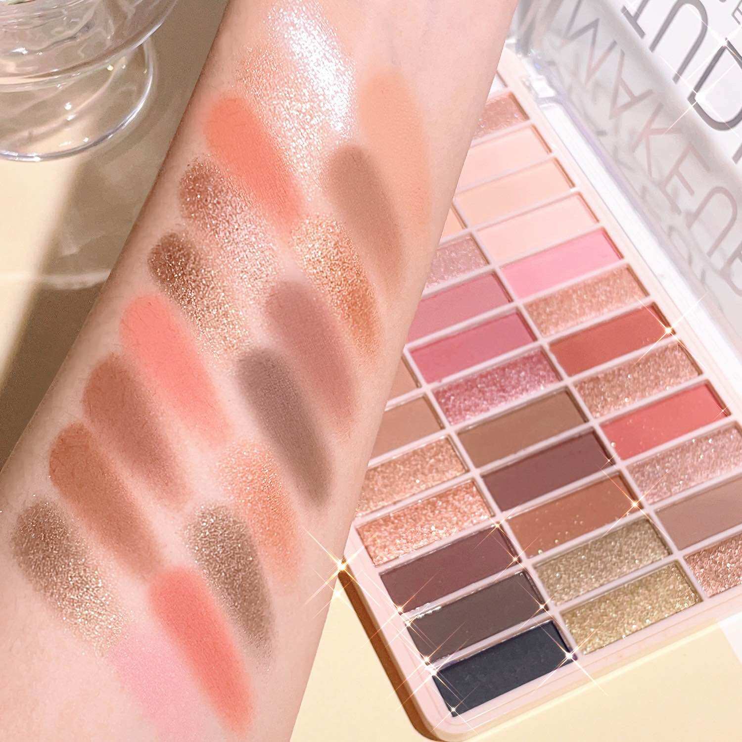 Bảng phấn mắt 39 ô Makeup Studio Anna Rose