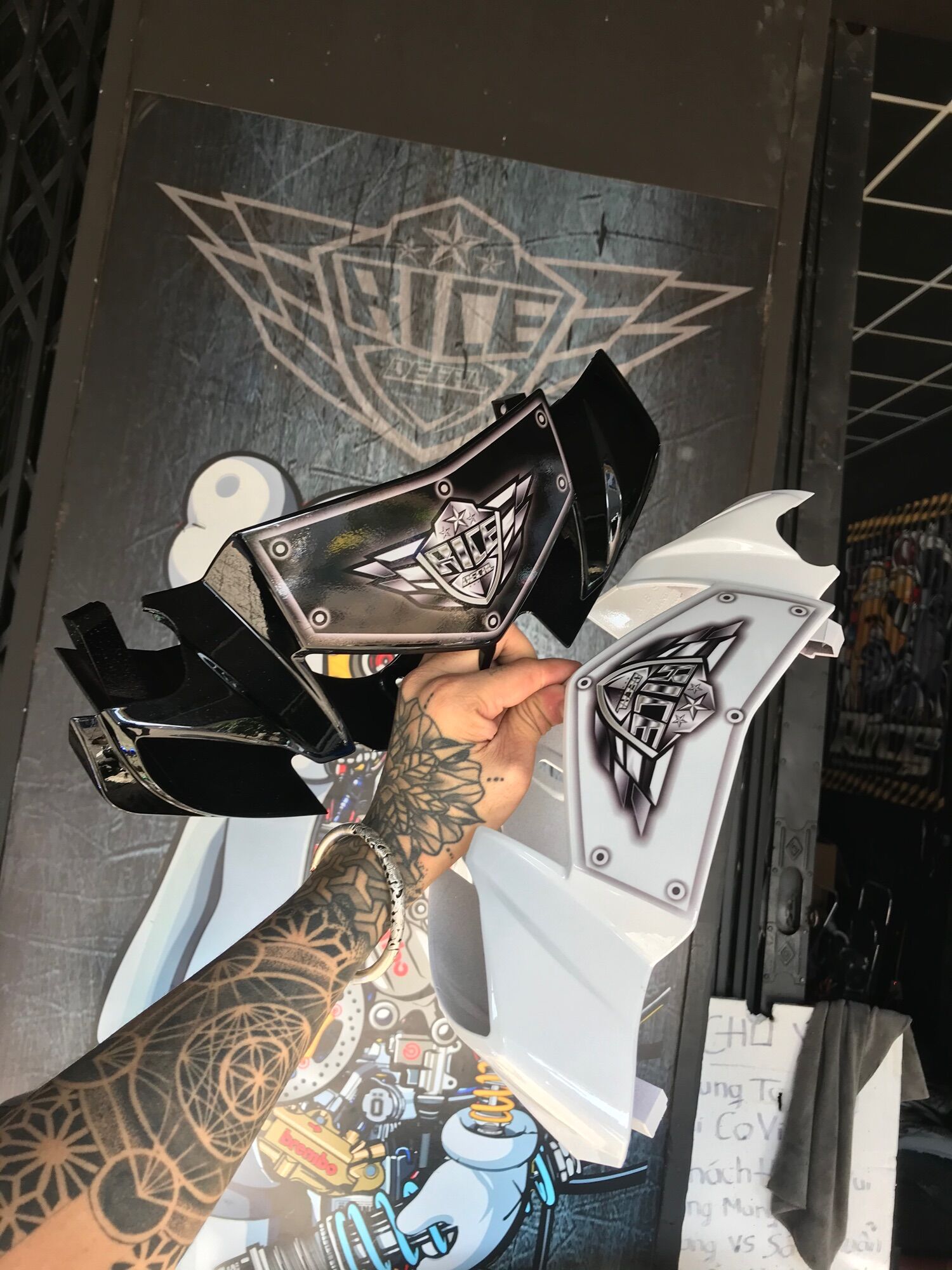 Tem đầu SIRIUS Helo Ricedecal®️