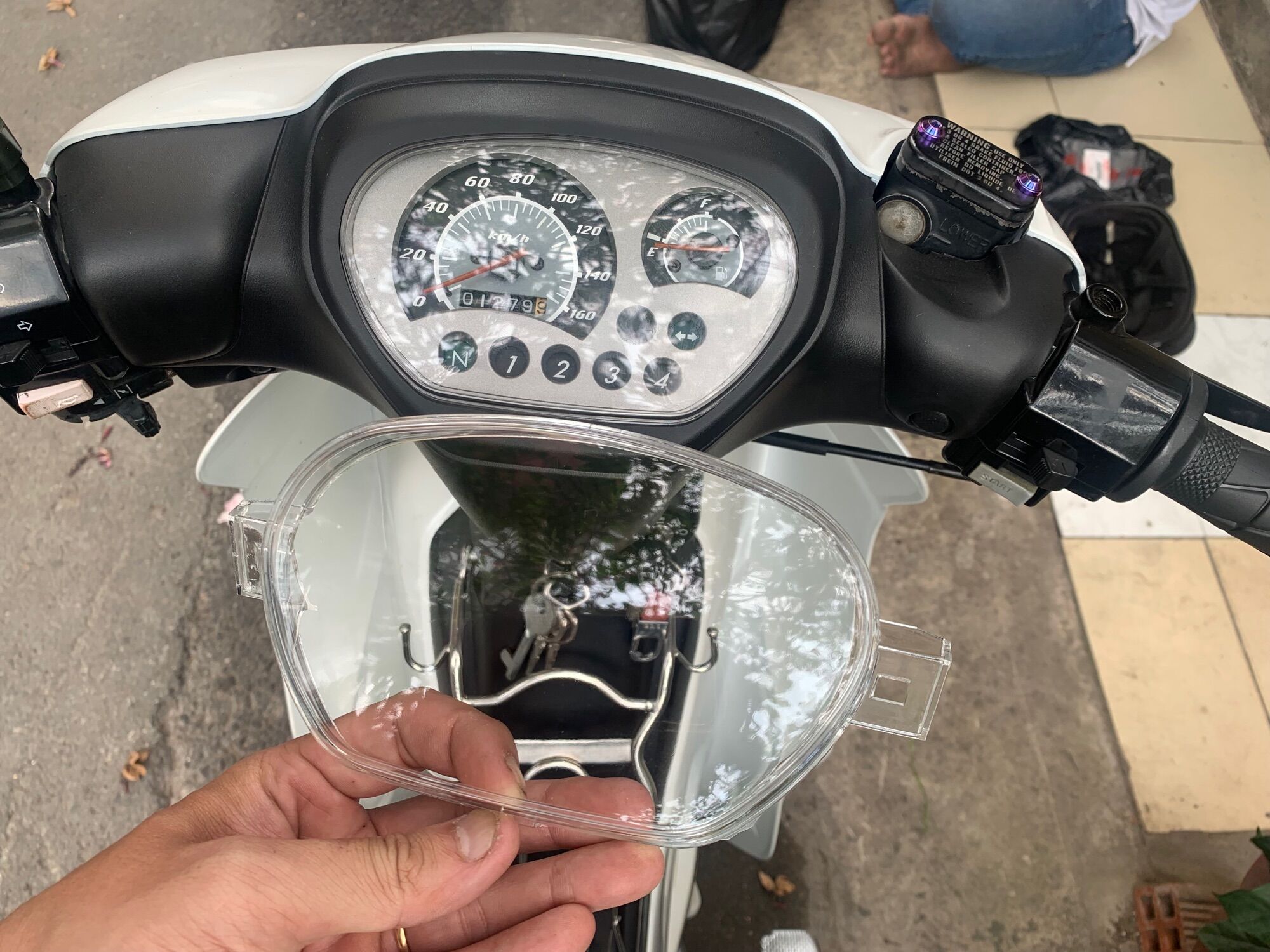 Mặt kính mica đồng hồ jupiter v - r
