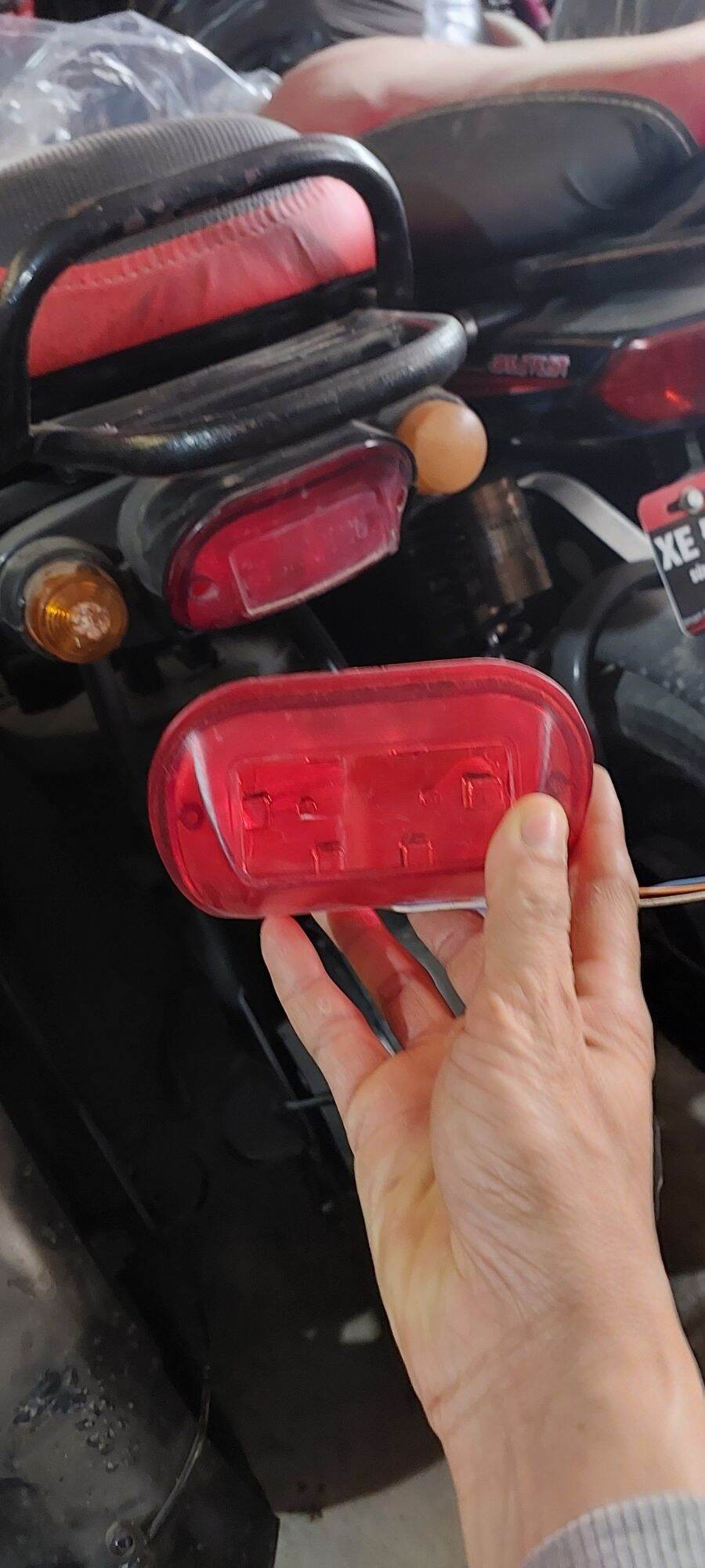 pha đèn hậu xe 133S đèn gáo