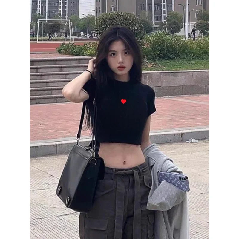 Áo croptop in trái tim mong manh yếu đuối crtim1