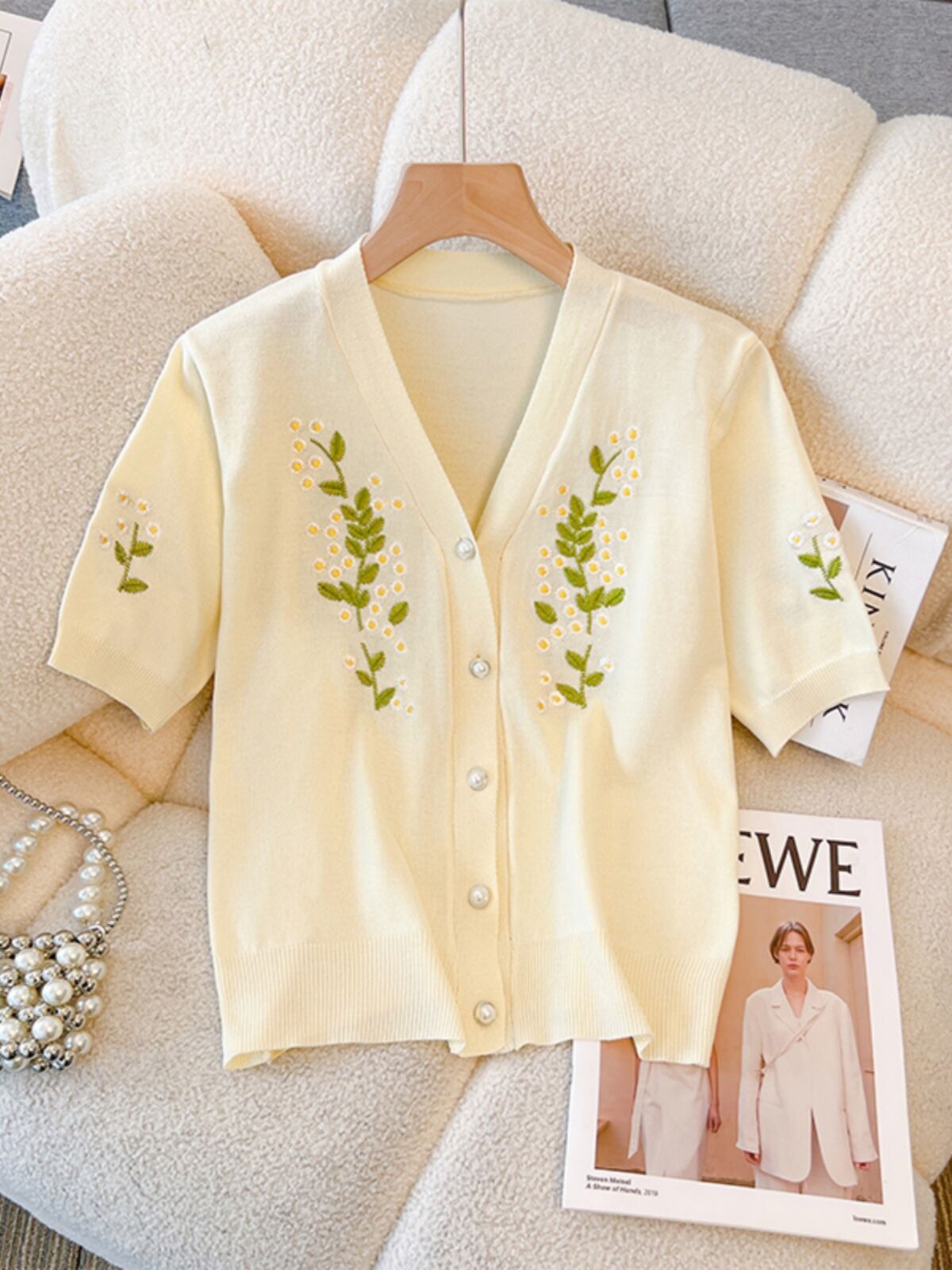 Áo Len Dệt Kim Tay Ngắn Bằng Lụa Băng Thêu Hoa Thời Trang Cho Nữ Mùa Hè Áo Len Cardigan Cổ Chữ V Nút Một Hàng Dáng Rộng Thường Ngày