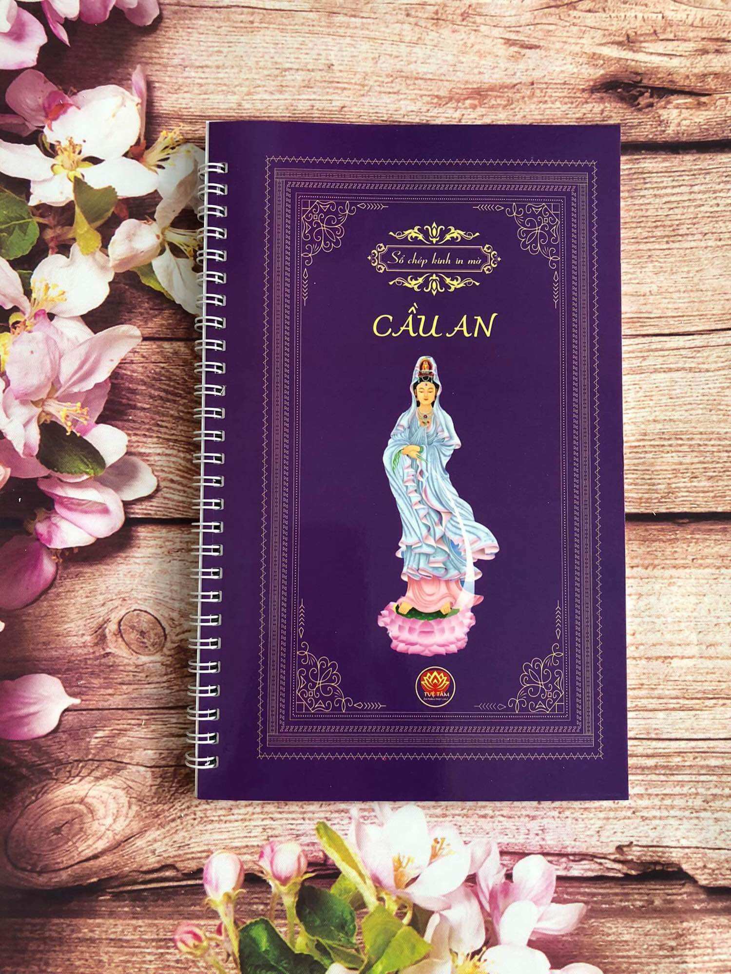 Vở chép kinh Chú Đại Bi in mờ (tặng kèm bút)