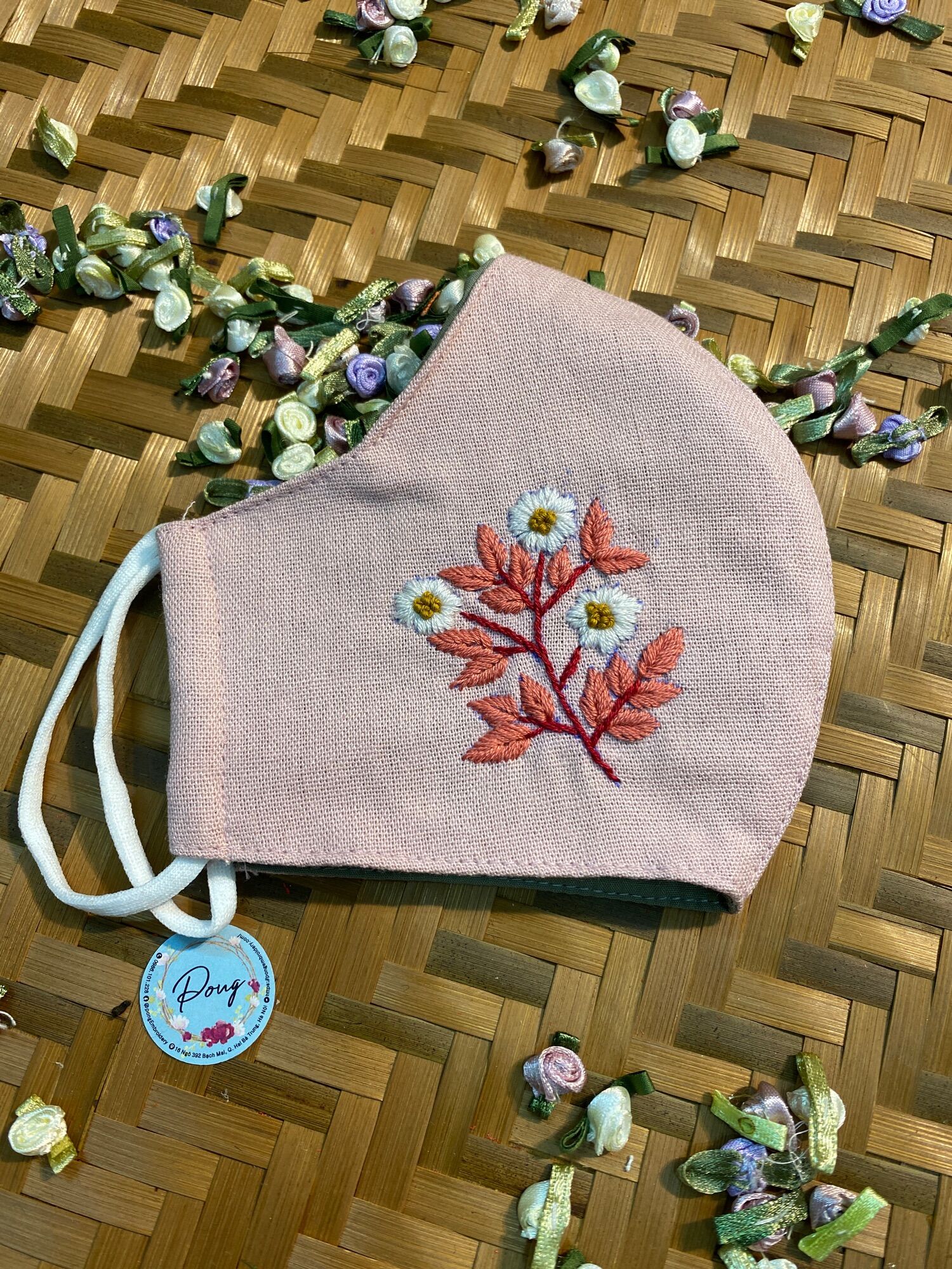 Khẩu trang thêu tay vải linen