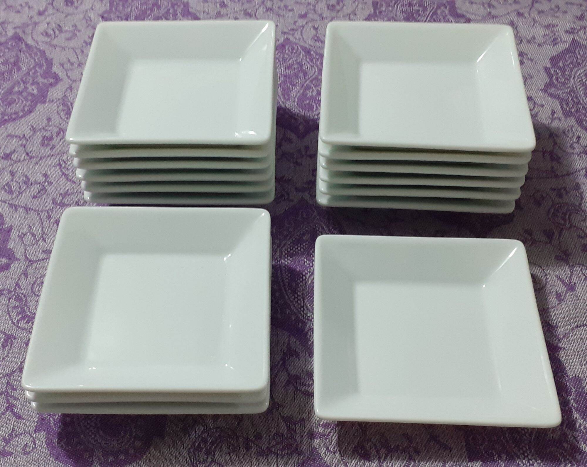 Đĩa gốm sứ vuông màu trắng 10,5cm
