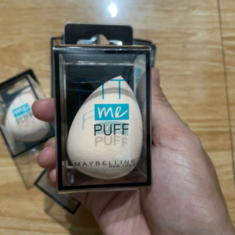Mút tán kem nền Maybelline