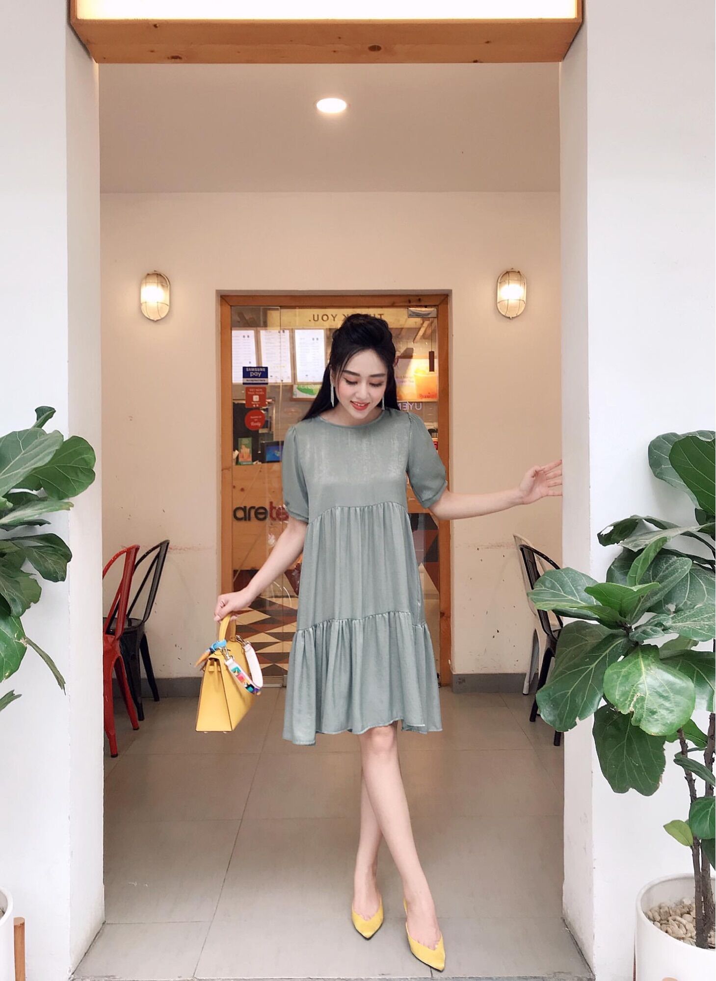 Váy lụa babydoll tầng
