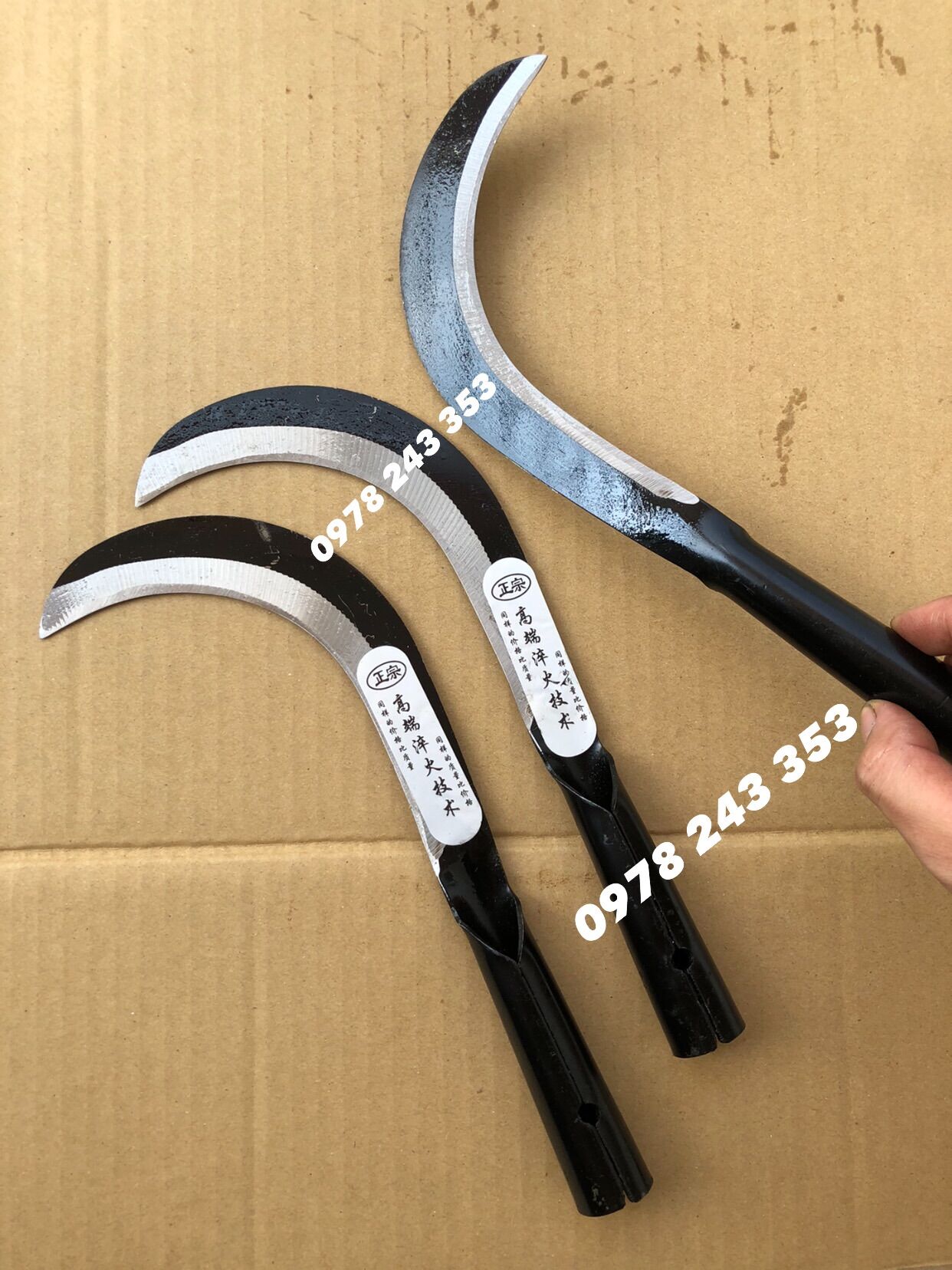 Liêm cắt cỏ lưỡi dao- cán liền chắc khỏe