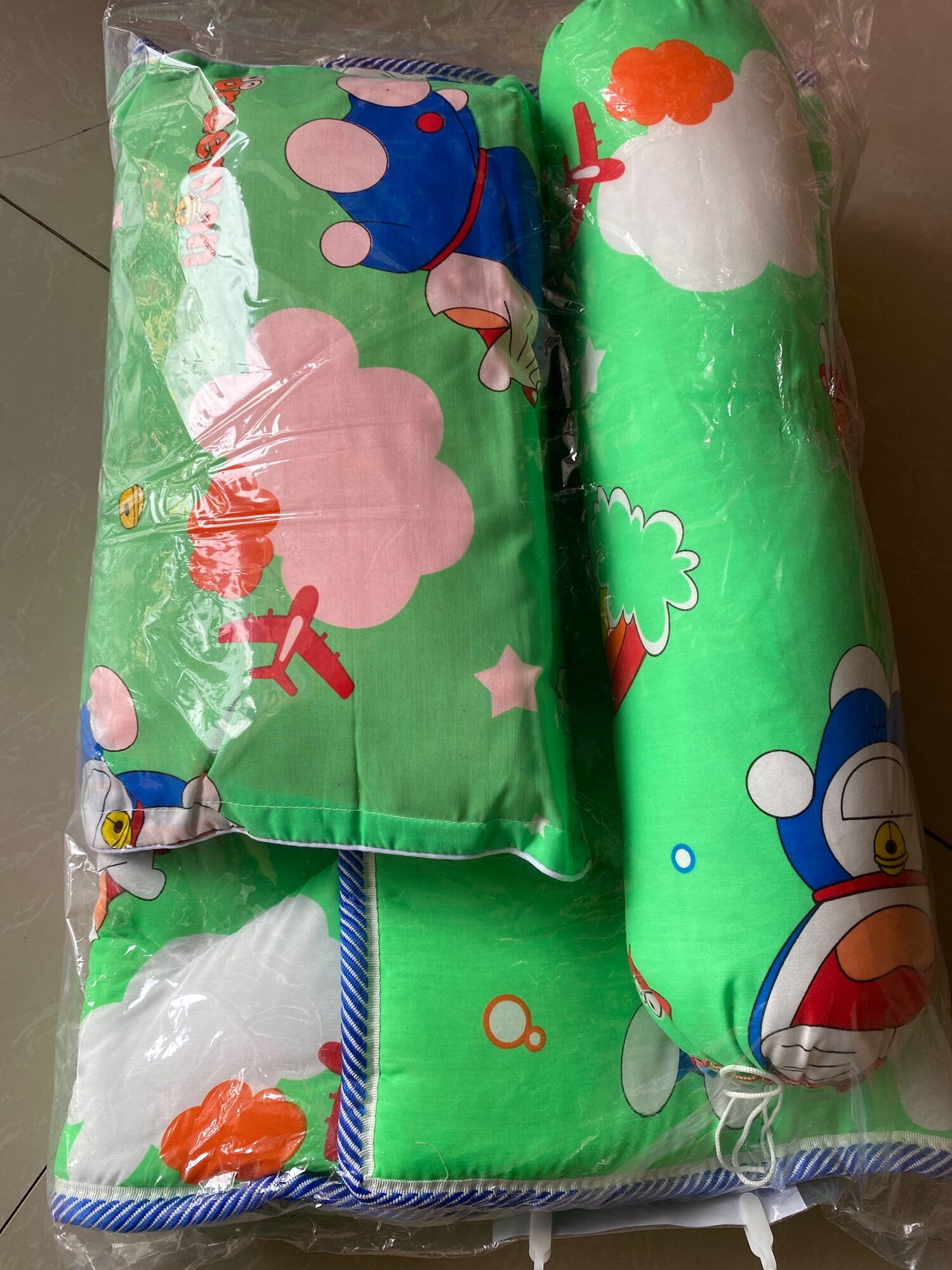 Bộ nệm gối cho trẻ đến trường